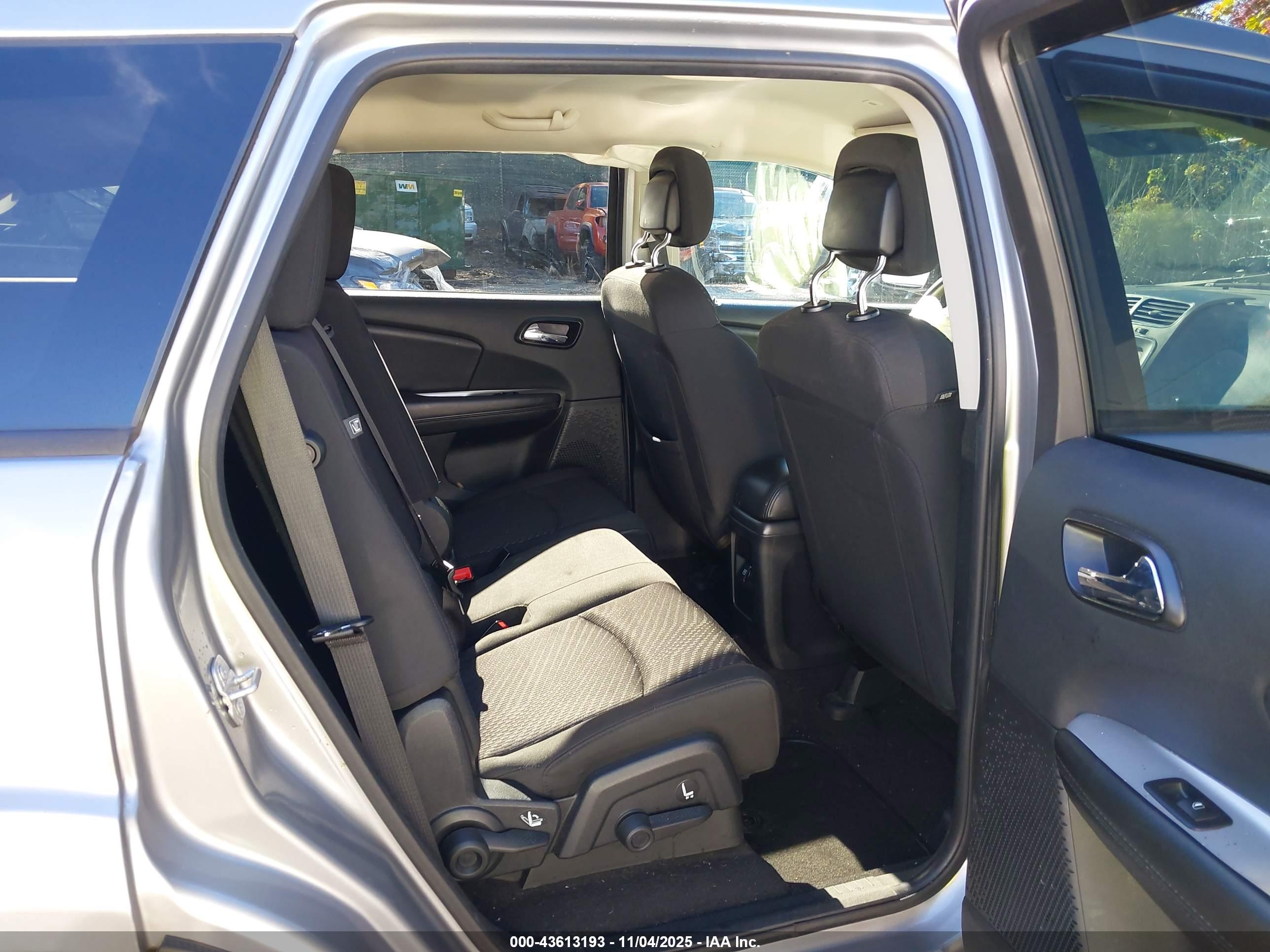 DODGE JOURNEY image 8