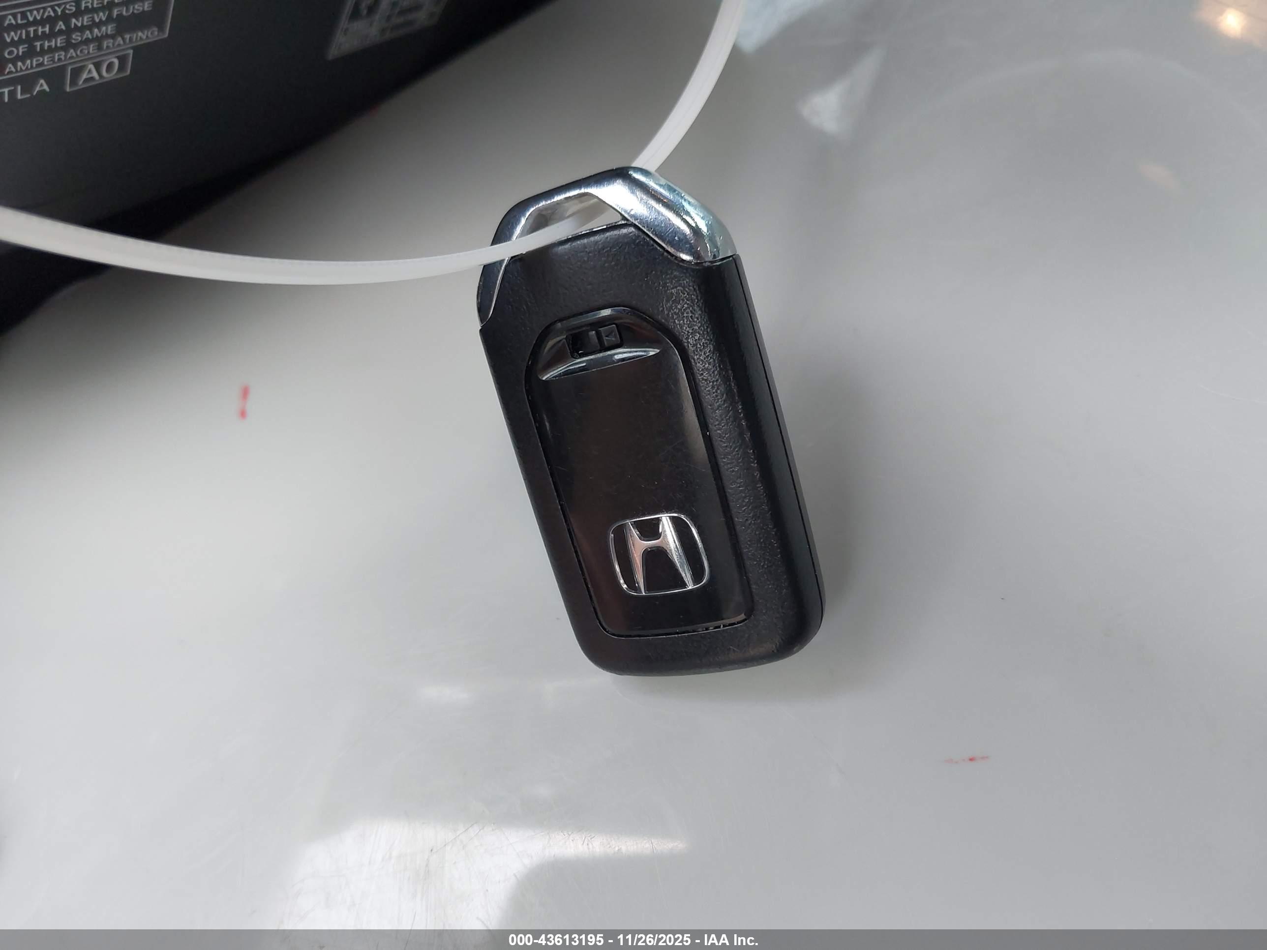 HONDA CR-V image 11