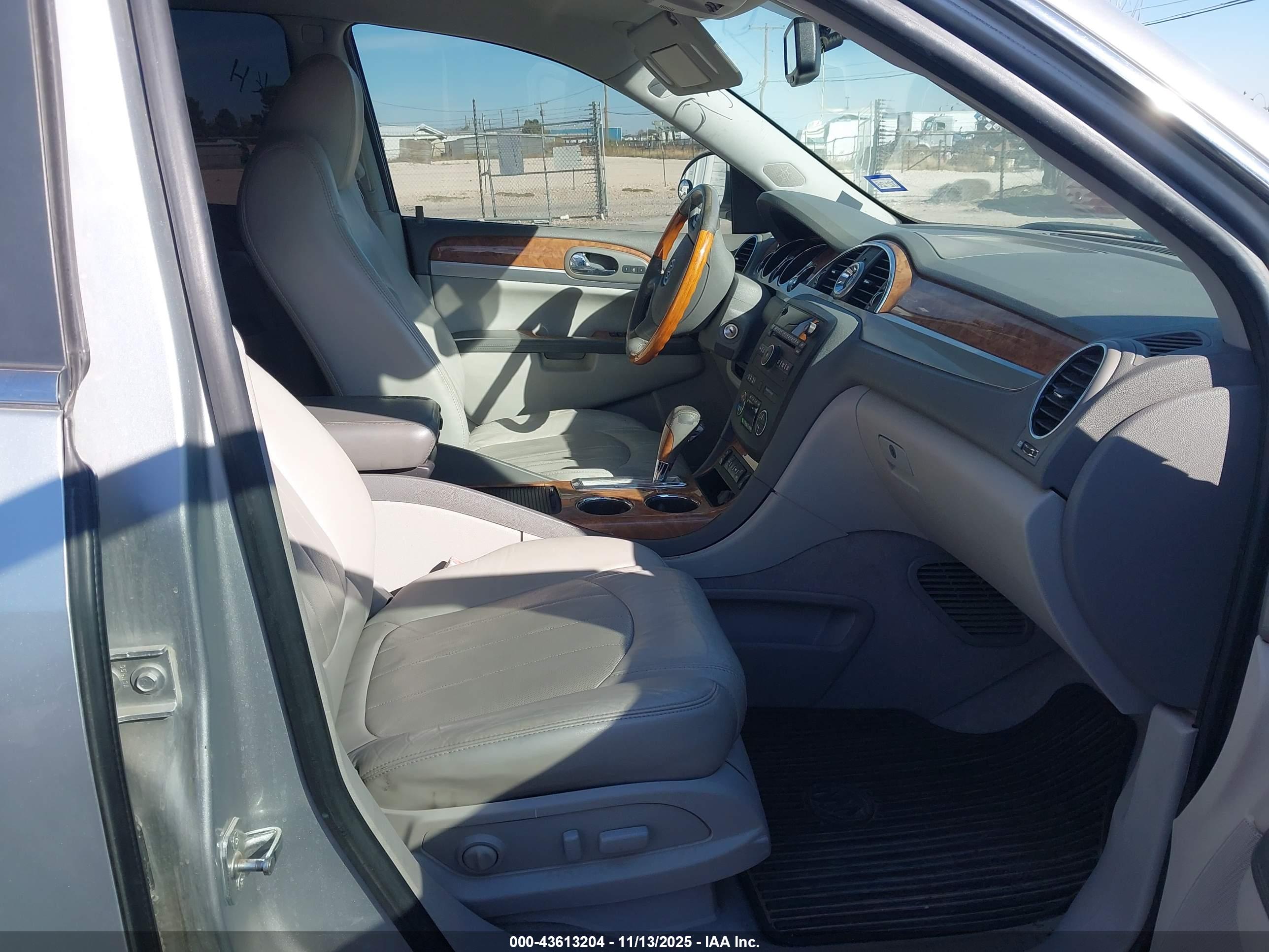 BUICK ENCLAVE image 5