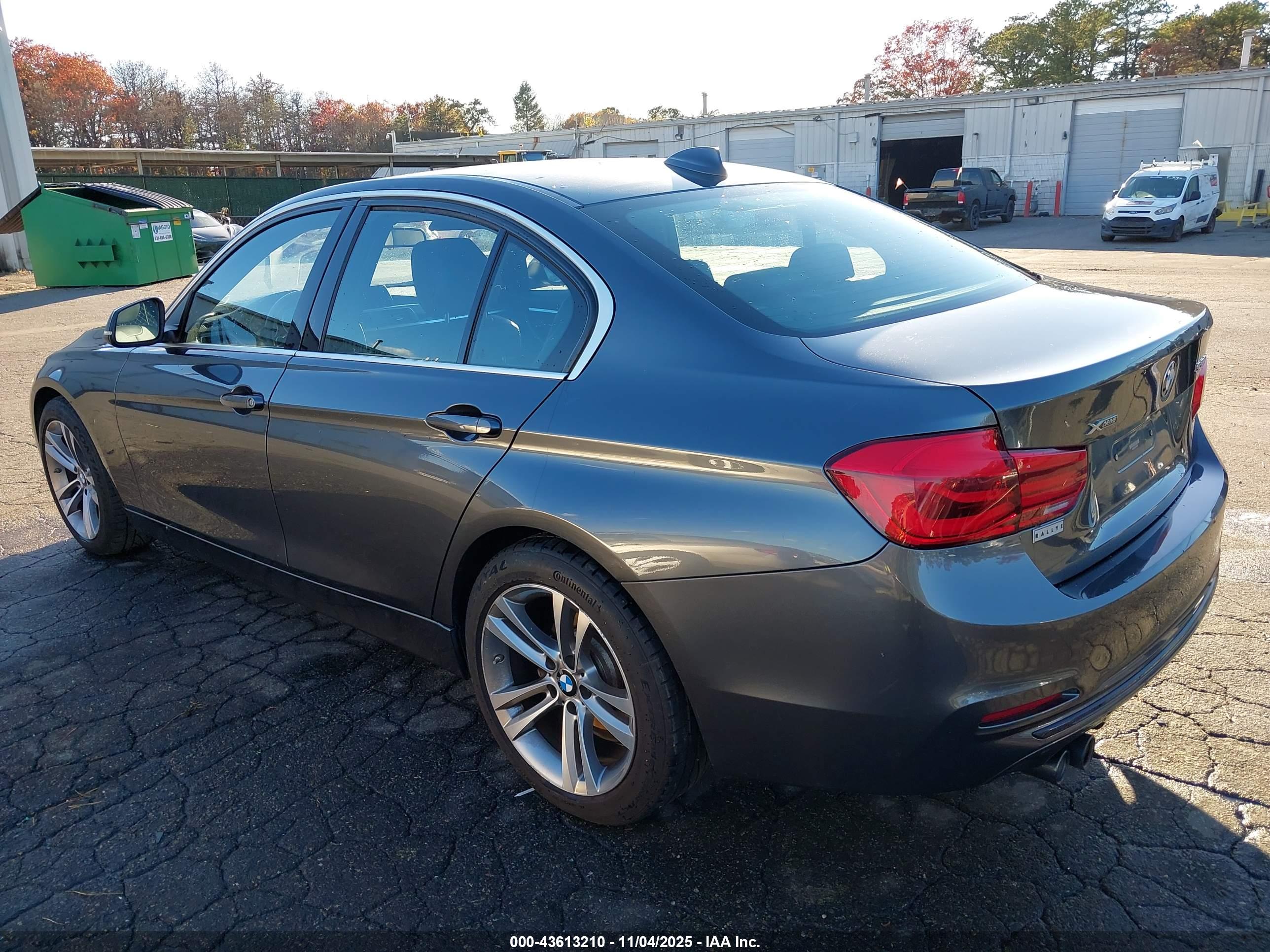 BMW 330I image 3
