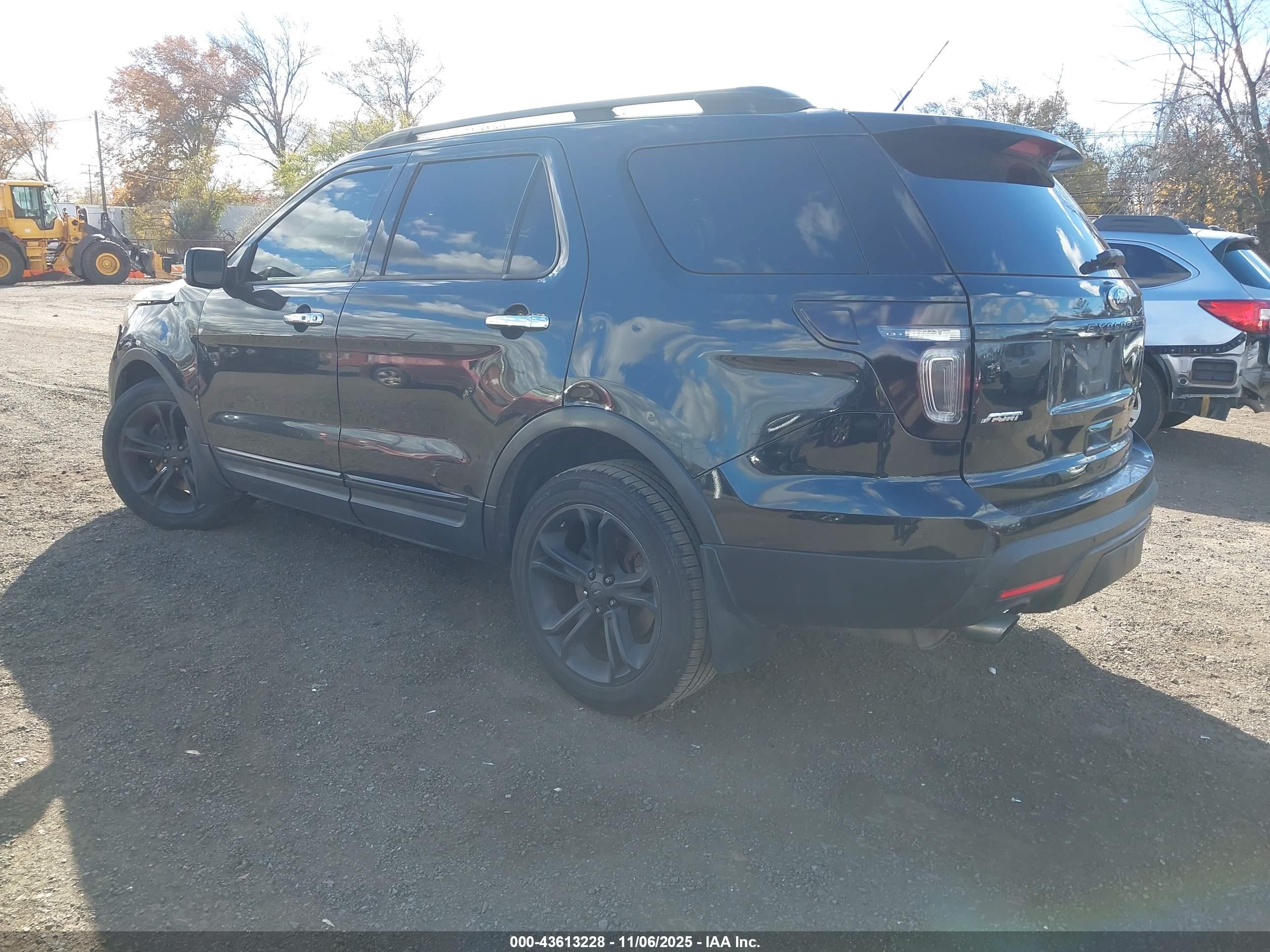FORD EXPLORER image 3