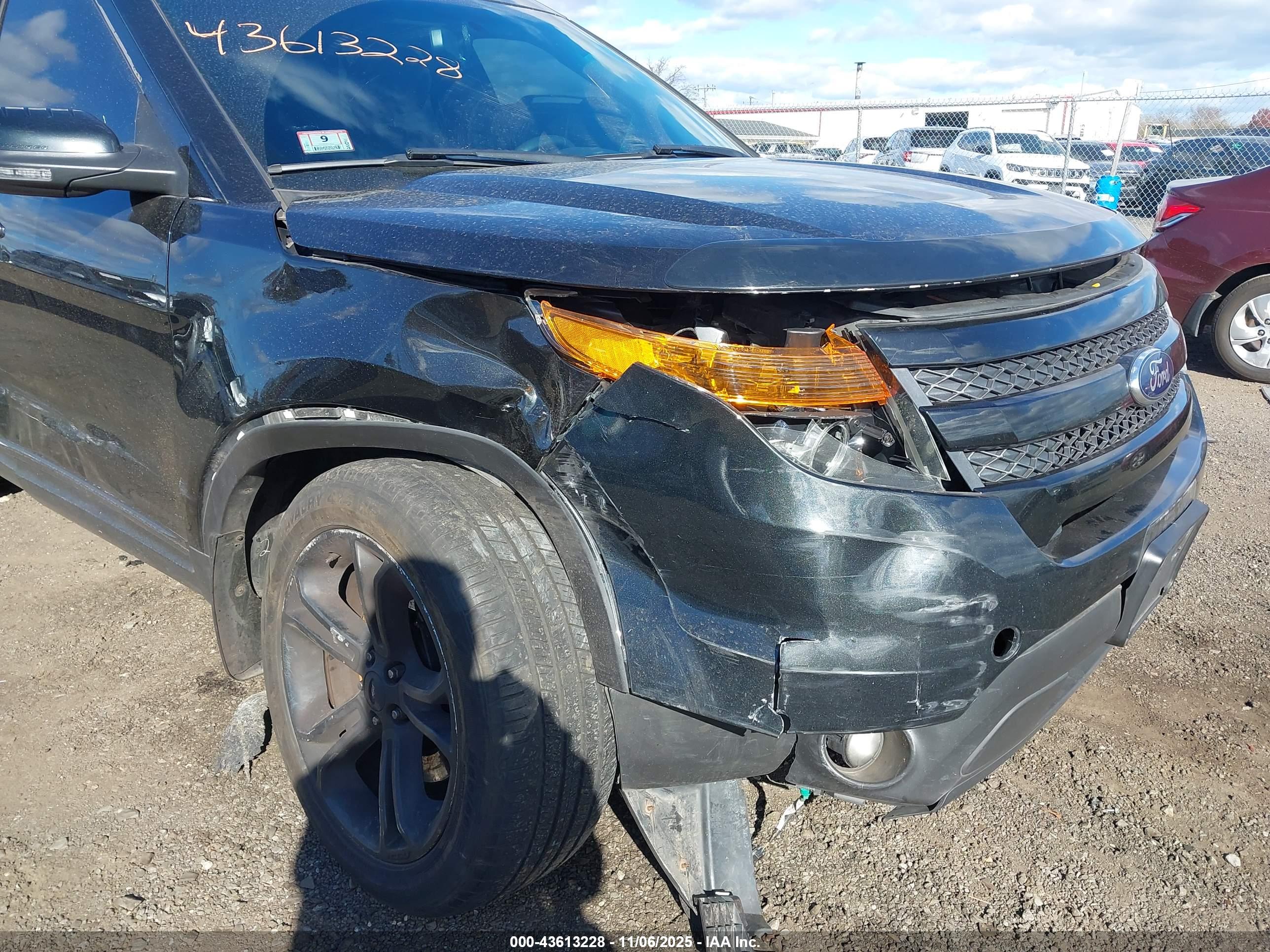 FORD EXPLORER image 6