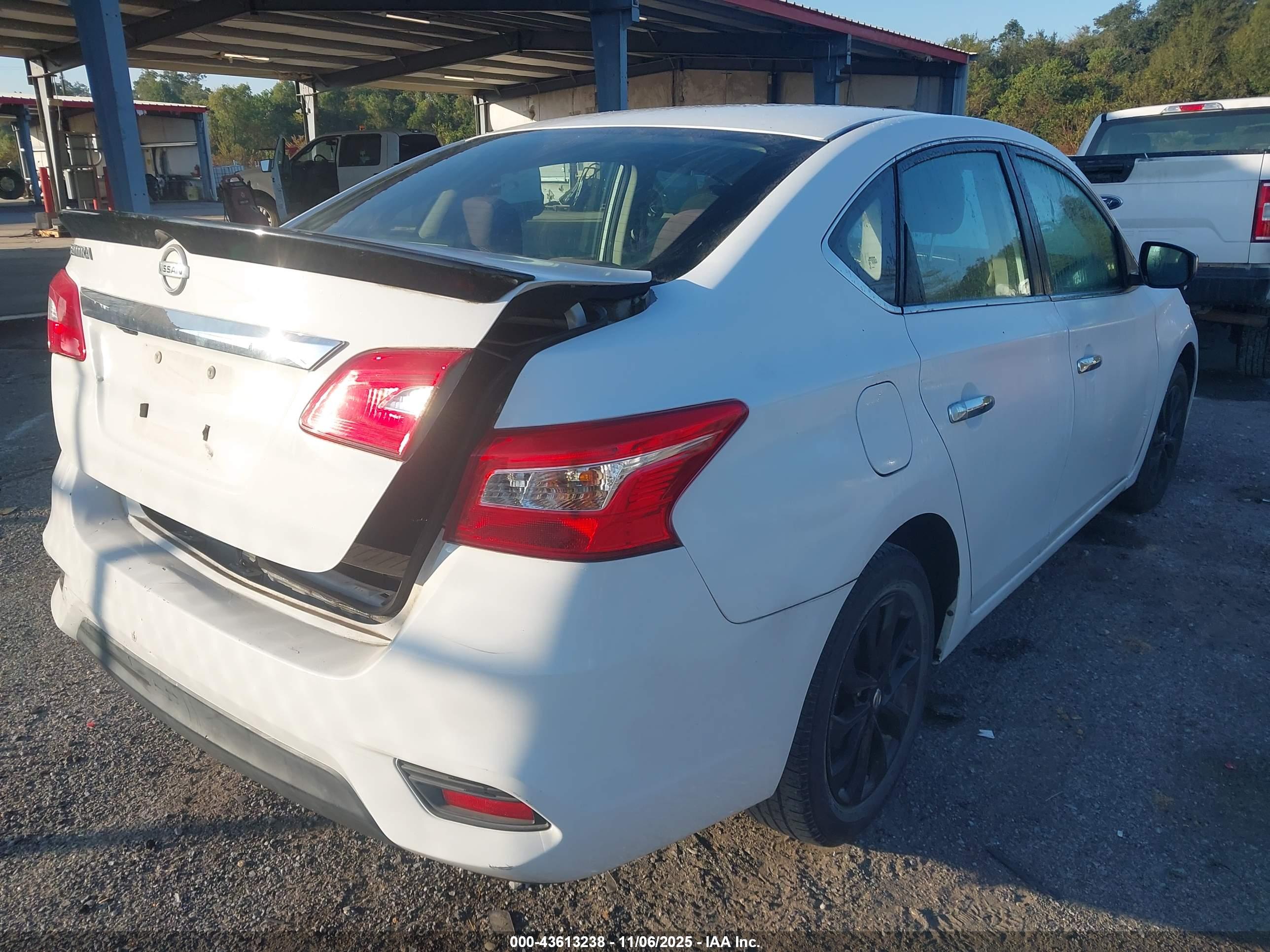 NISSAN SENTRA image 4