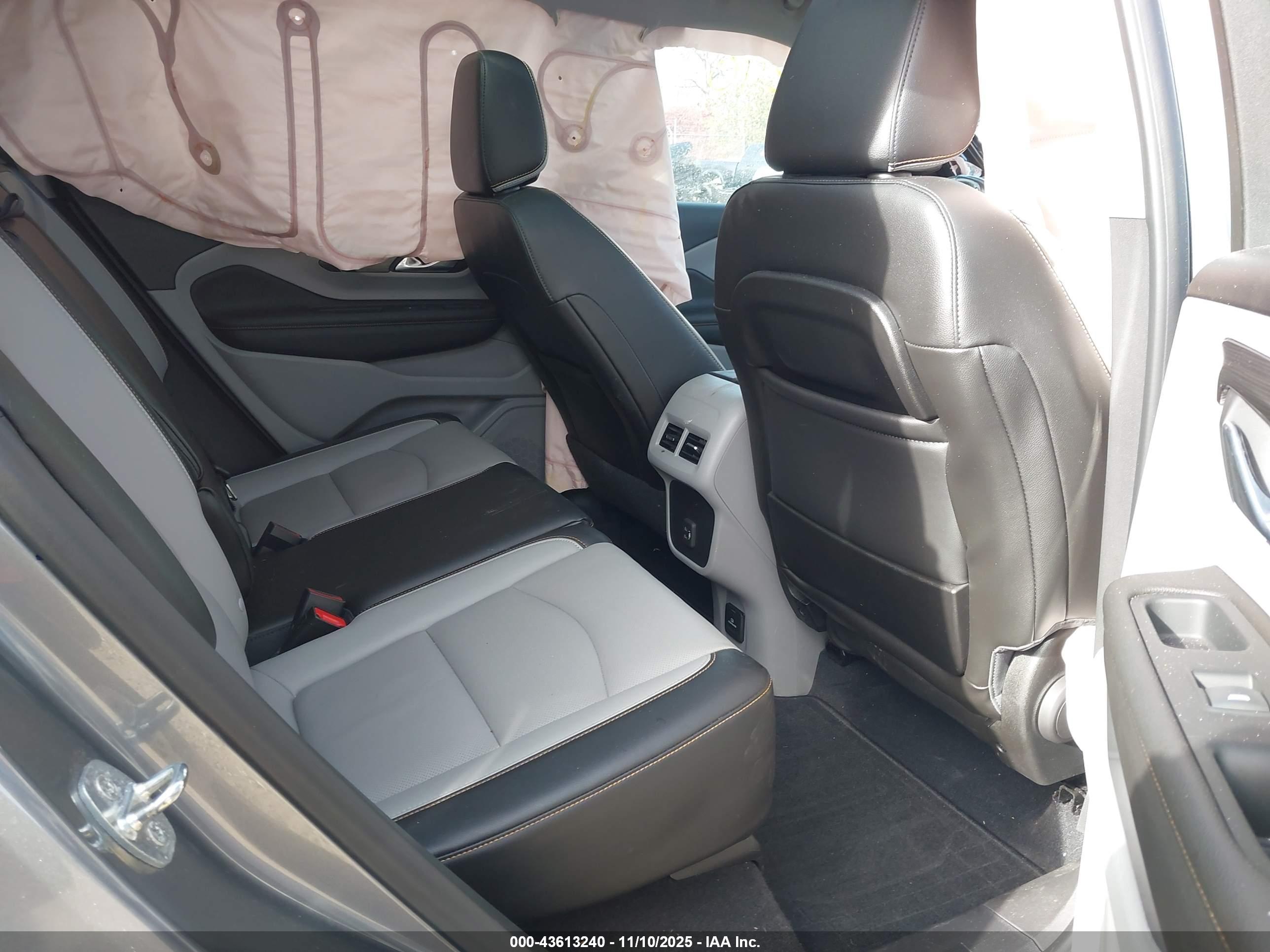 GMC TERRAIN image 8