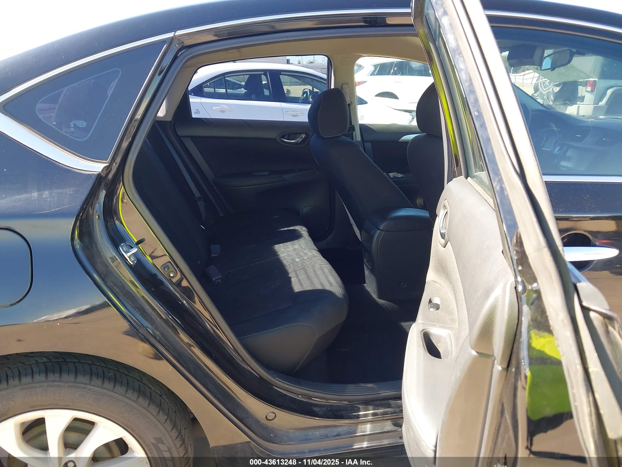 NISSAN SENTRA image 8