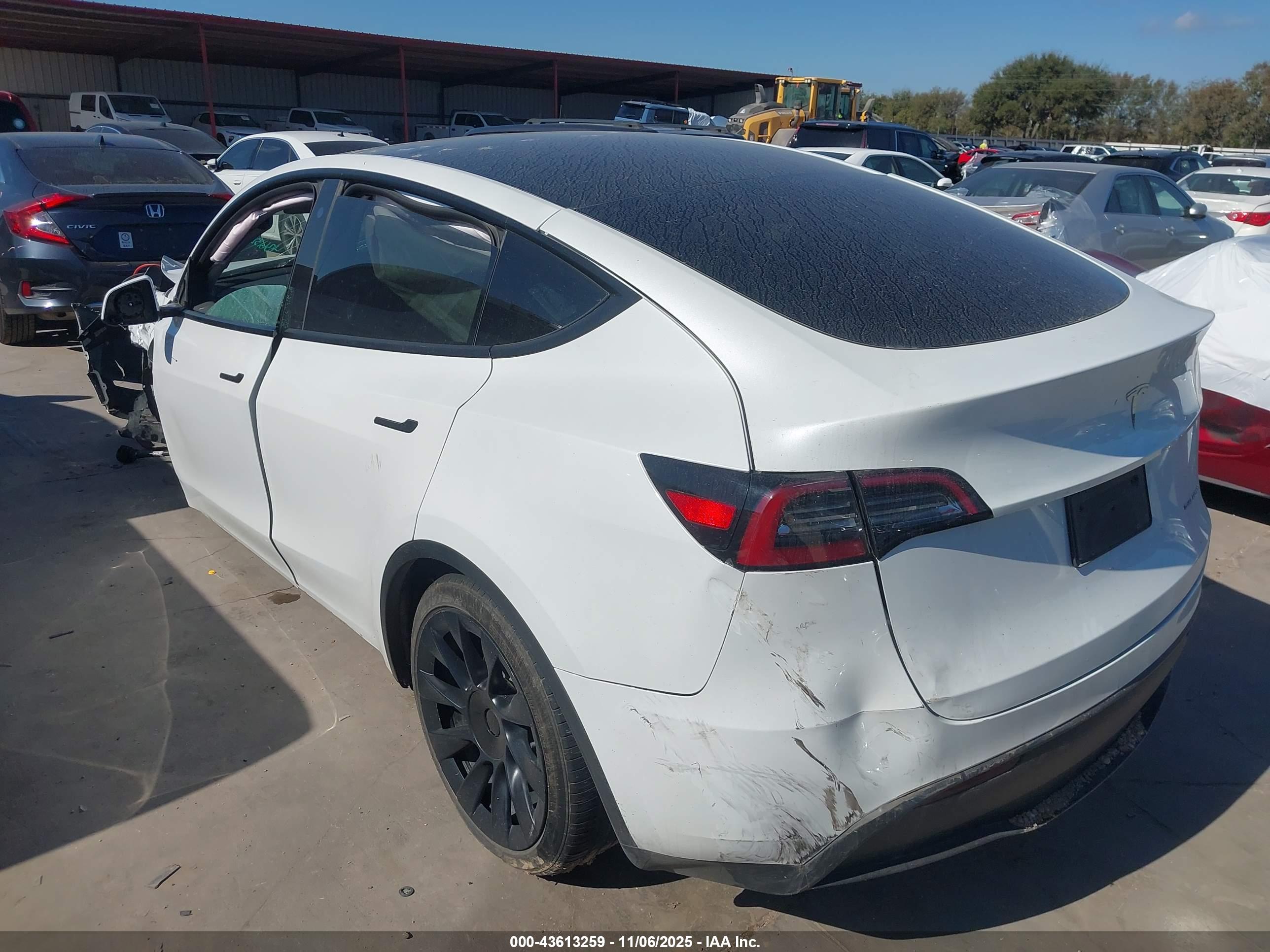TESLA MODEL image 3
