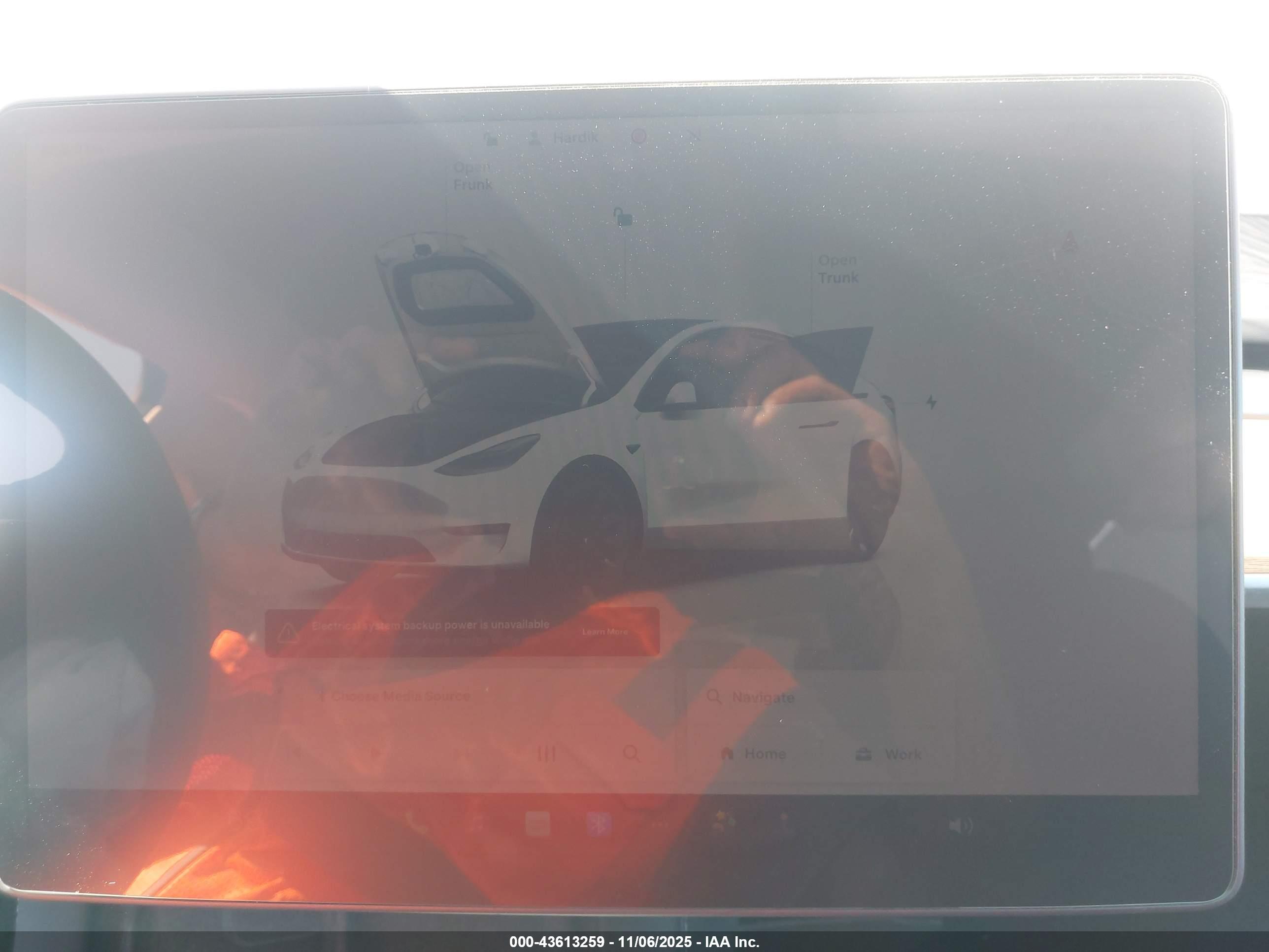 TESLA MODEL image 7