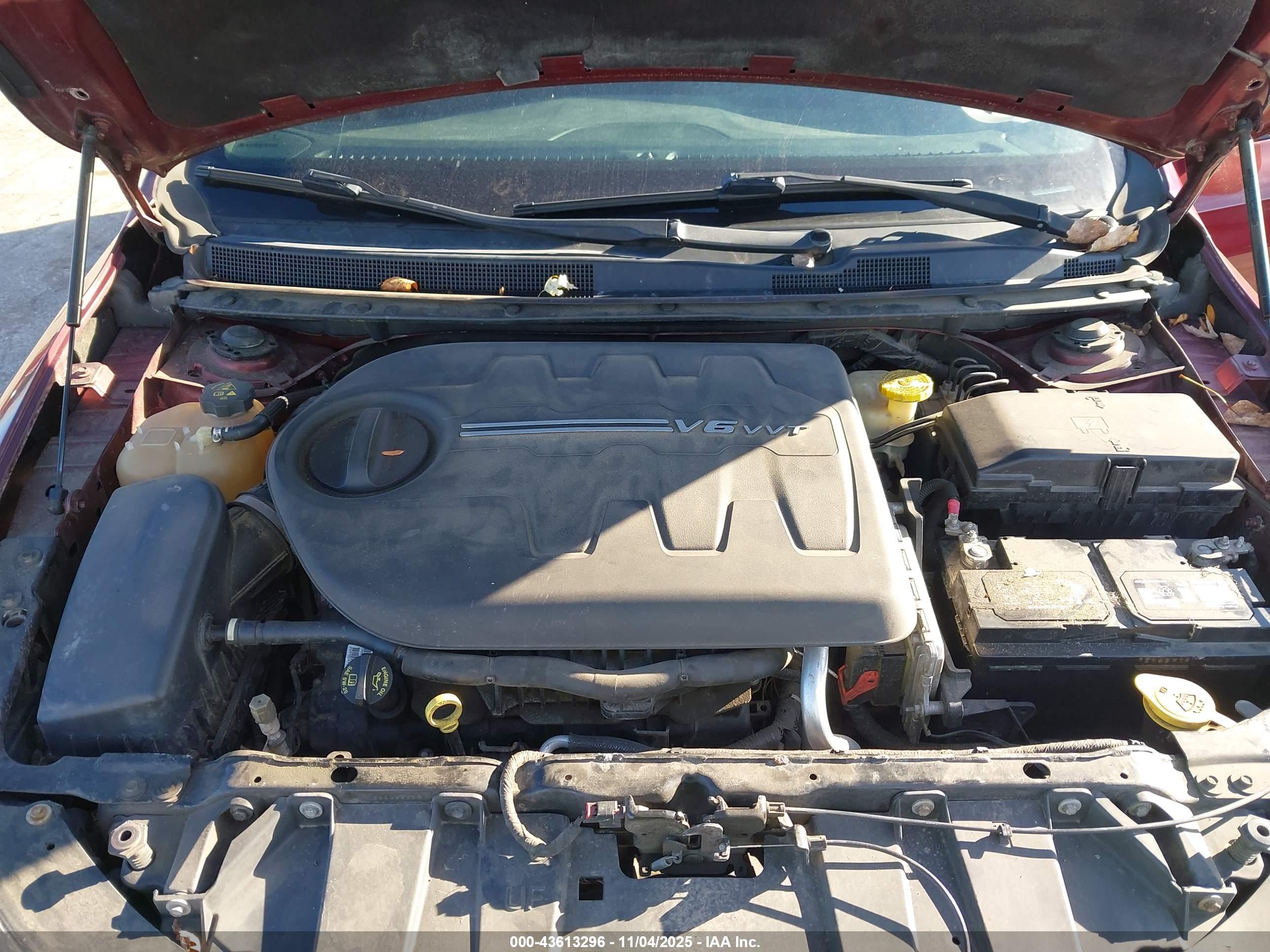 CHRYSLER 200 image 10
