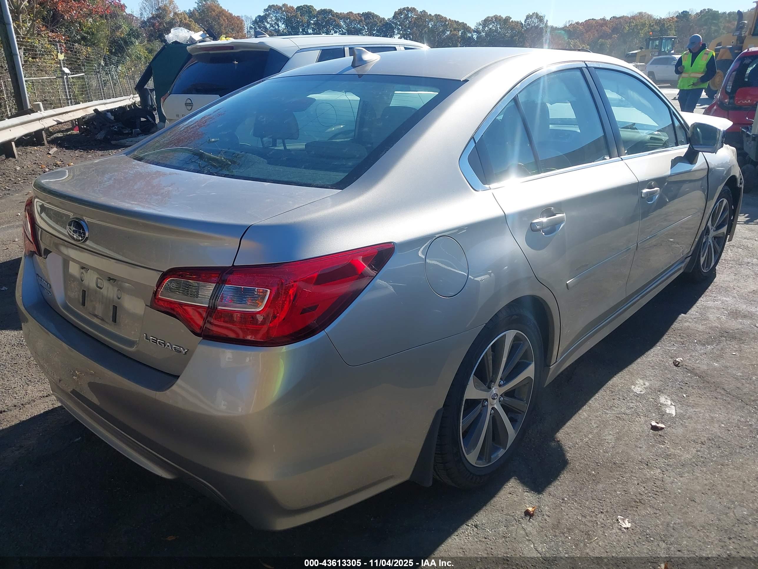 SUBARU LEGACY image 4