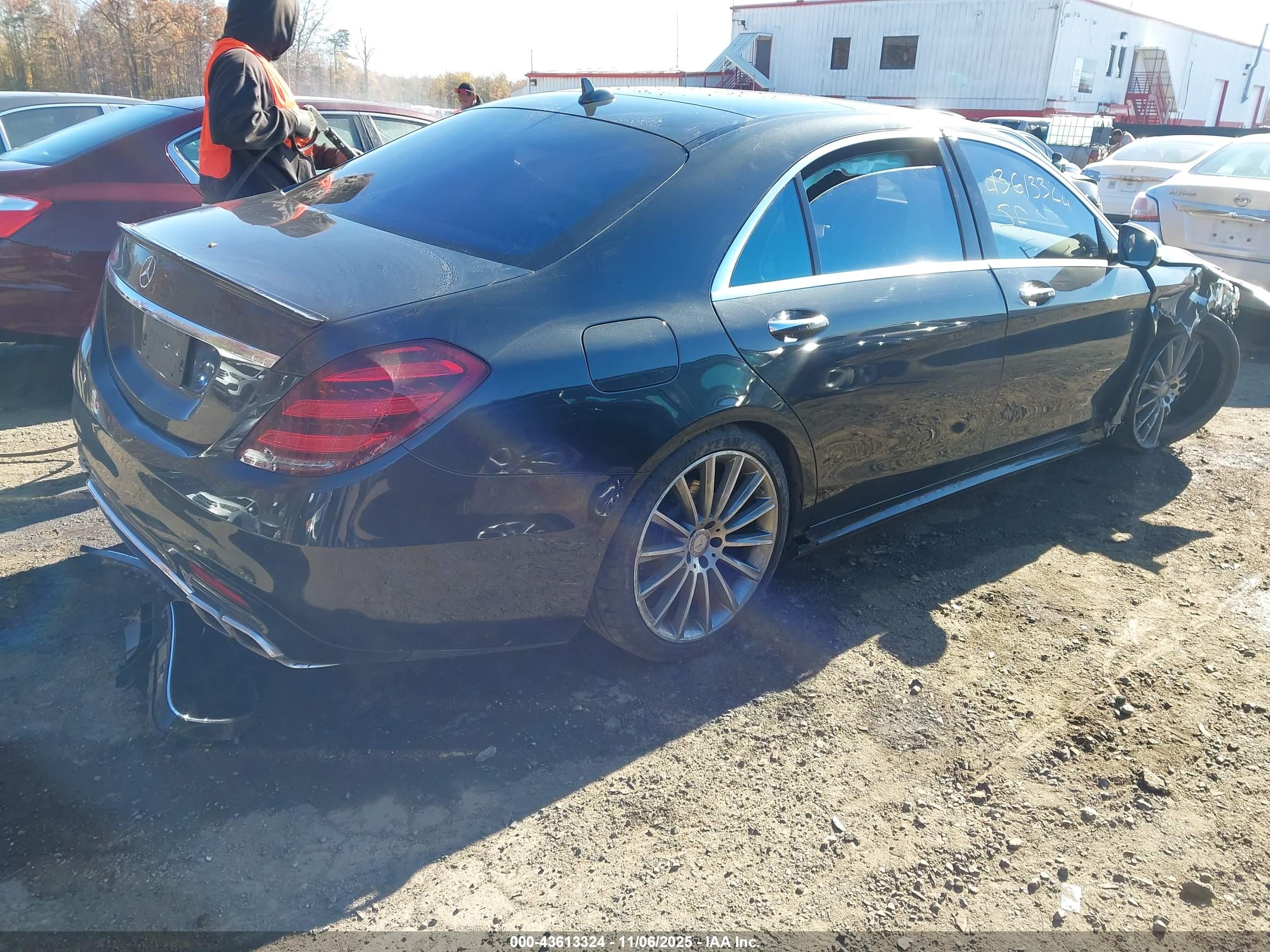 MERCEDES-BENZ S image 4