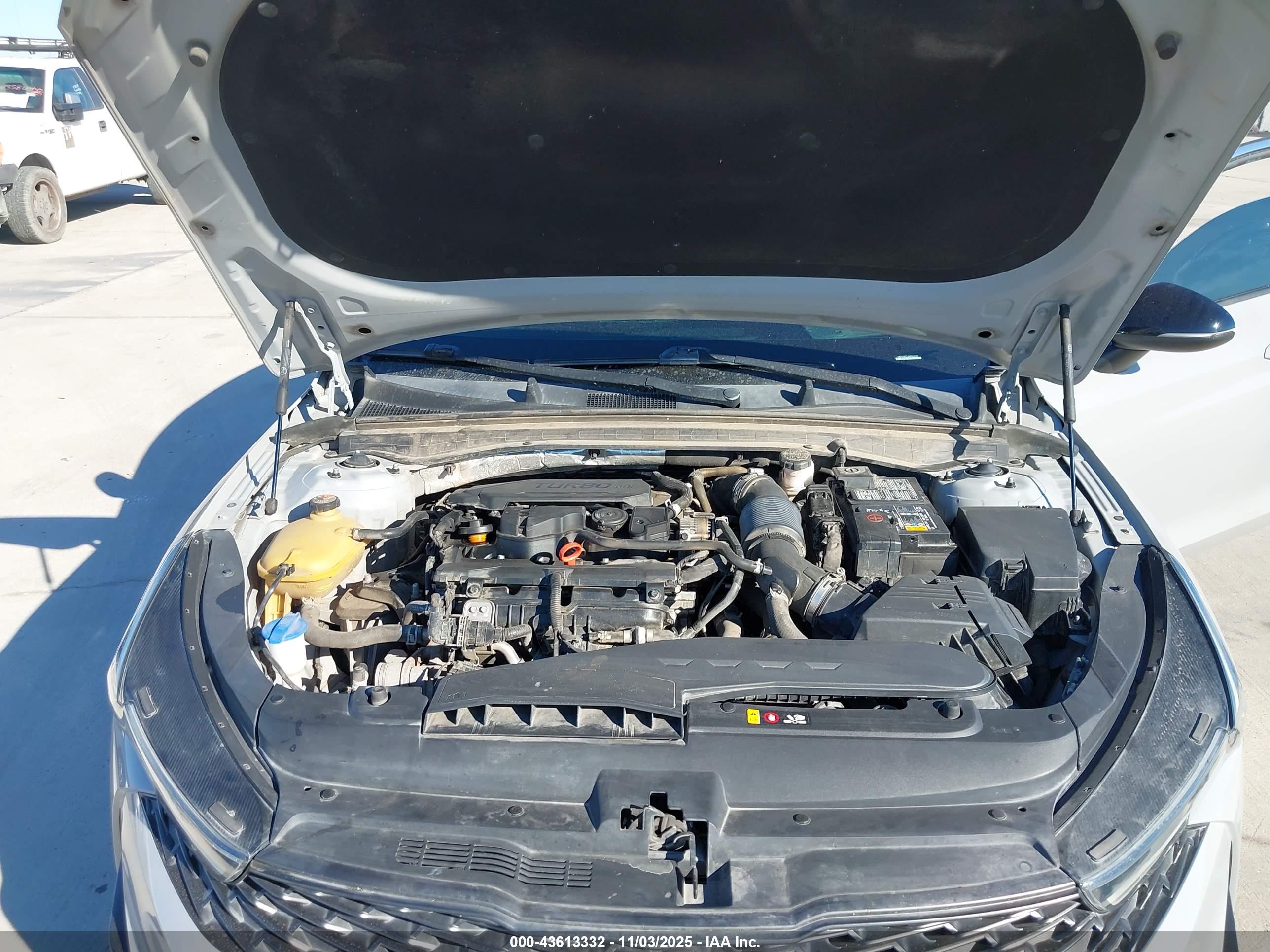 KIA K5 image 10