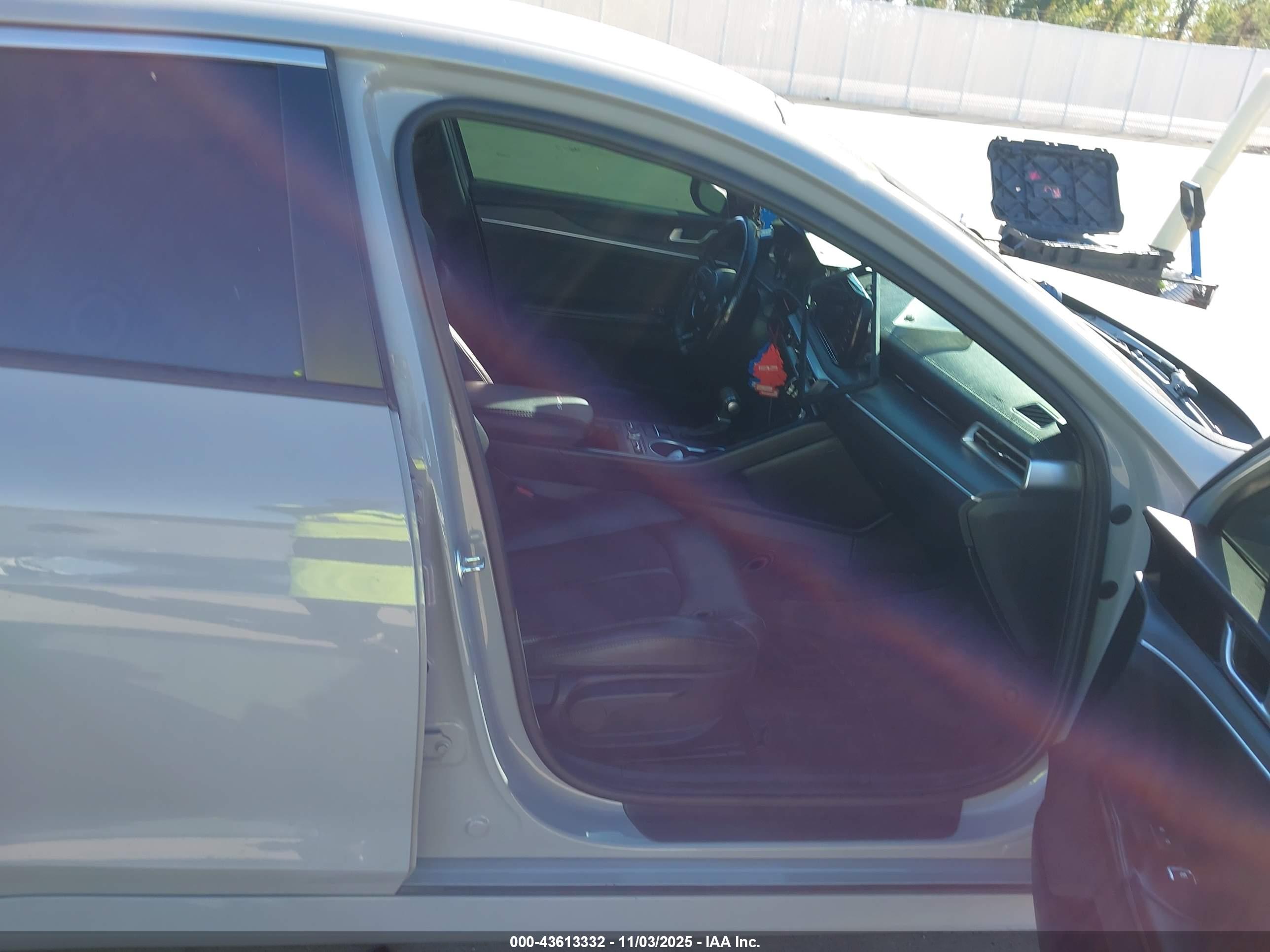 KIA K5 image 5