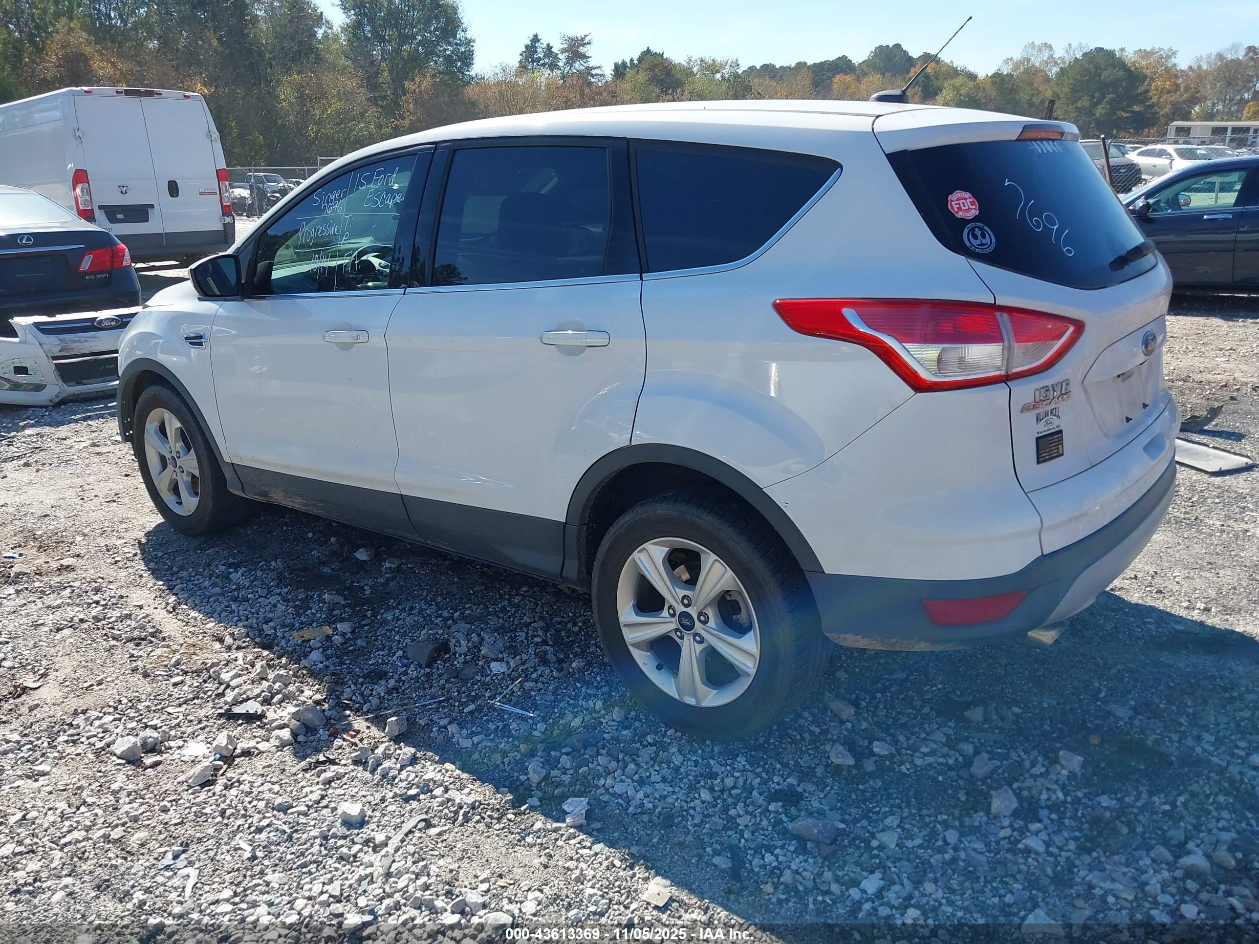 FORD ESCAPE image 3