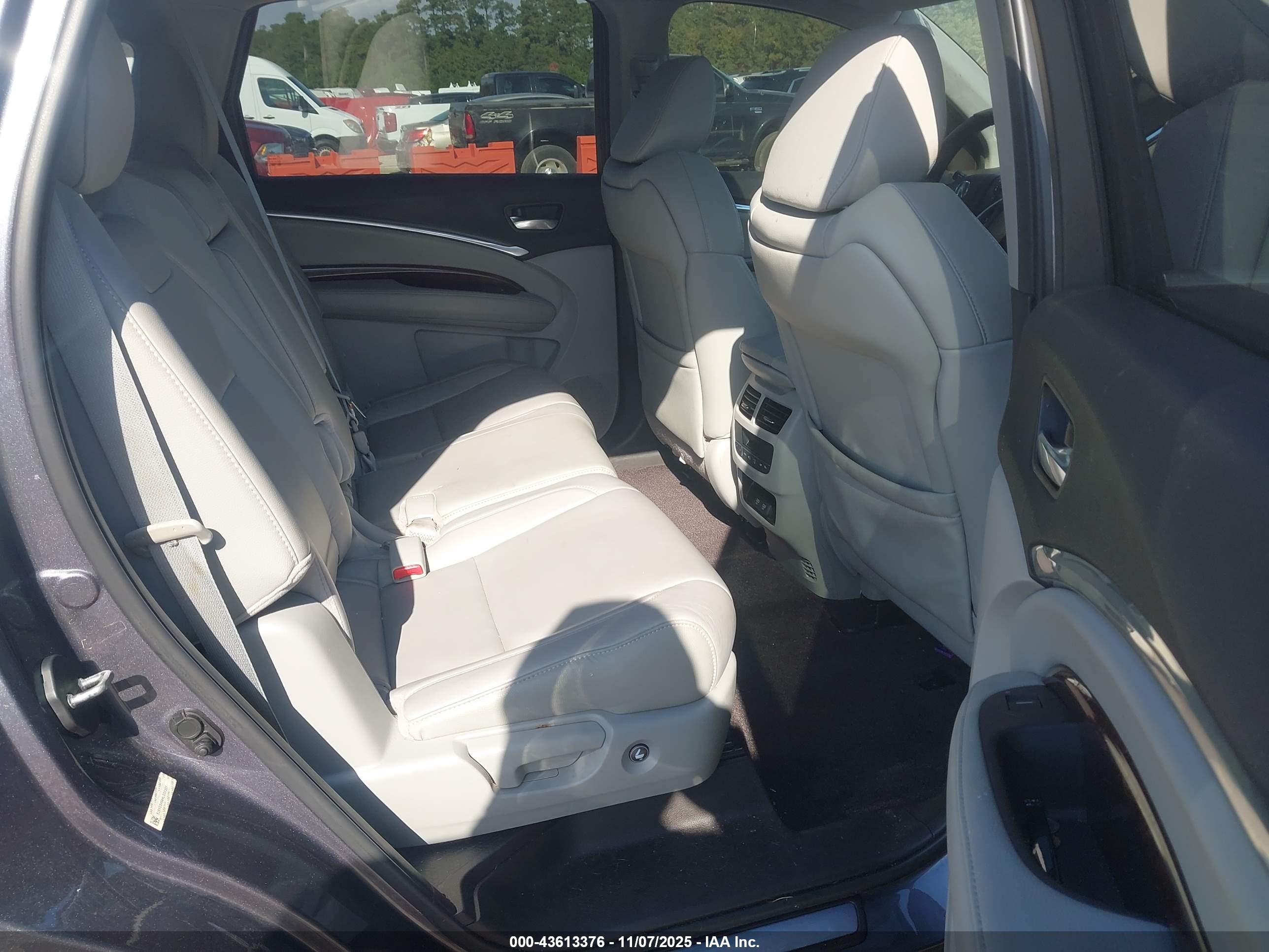 ACURA MDX image 8