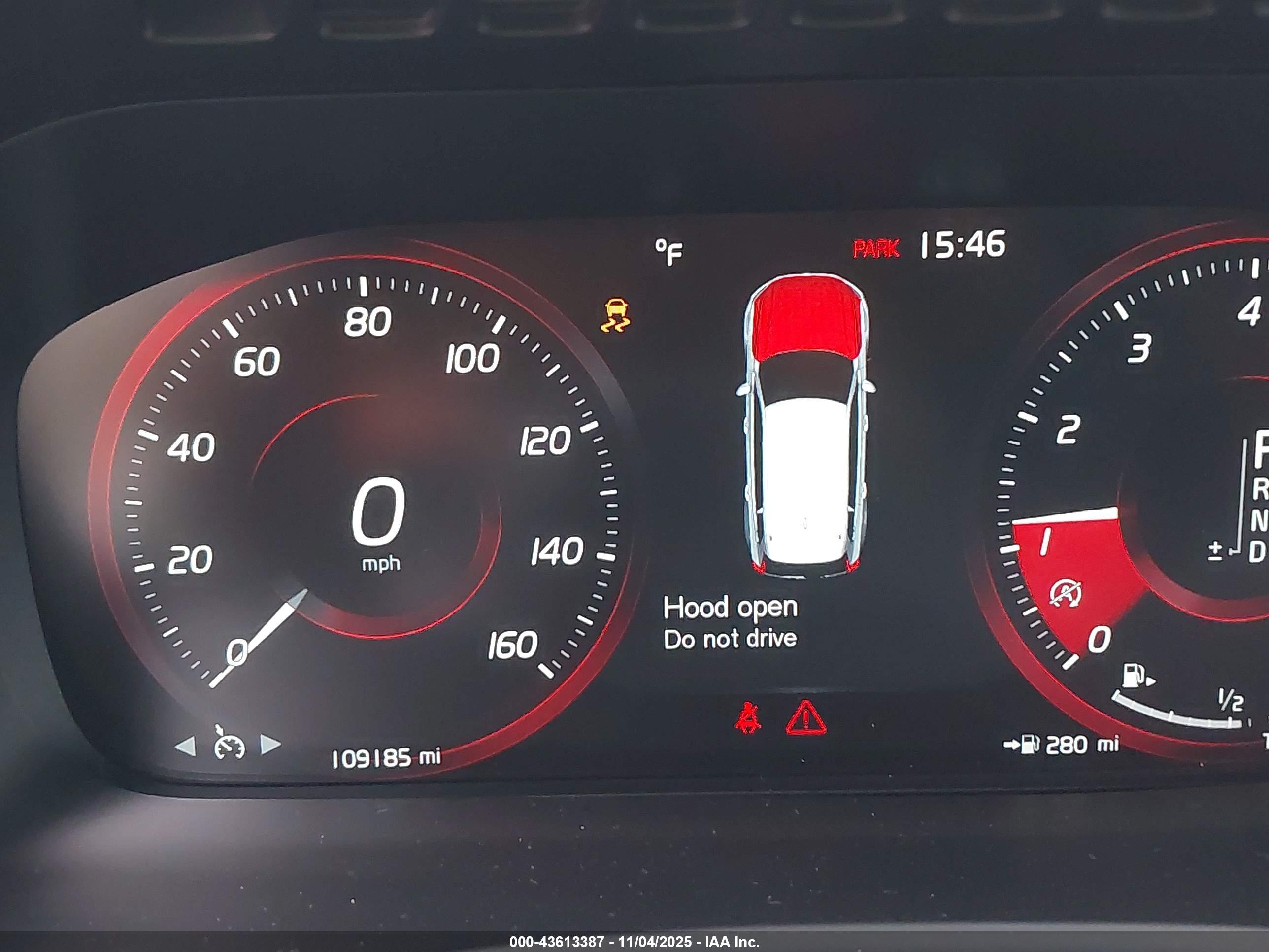 VOLVO XC90 image 7