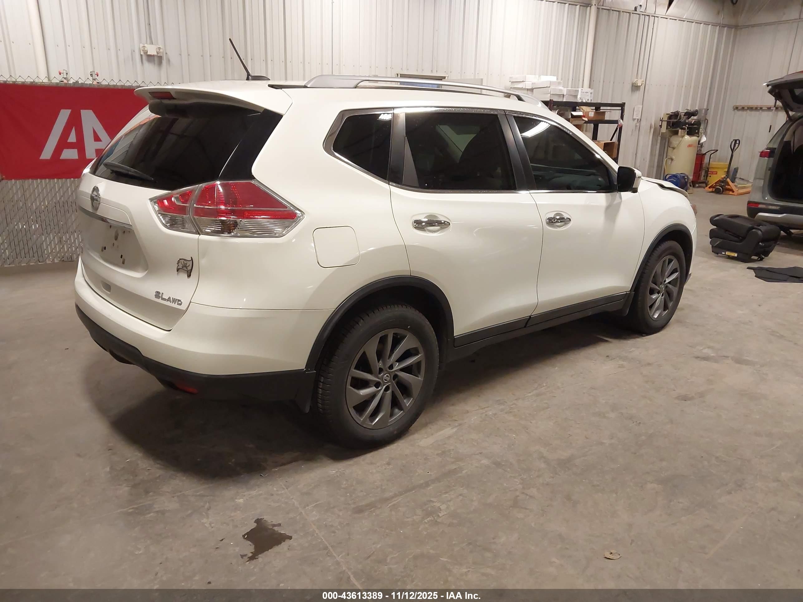 NISSAN ROGUE image 4