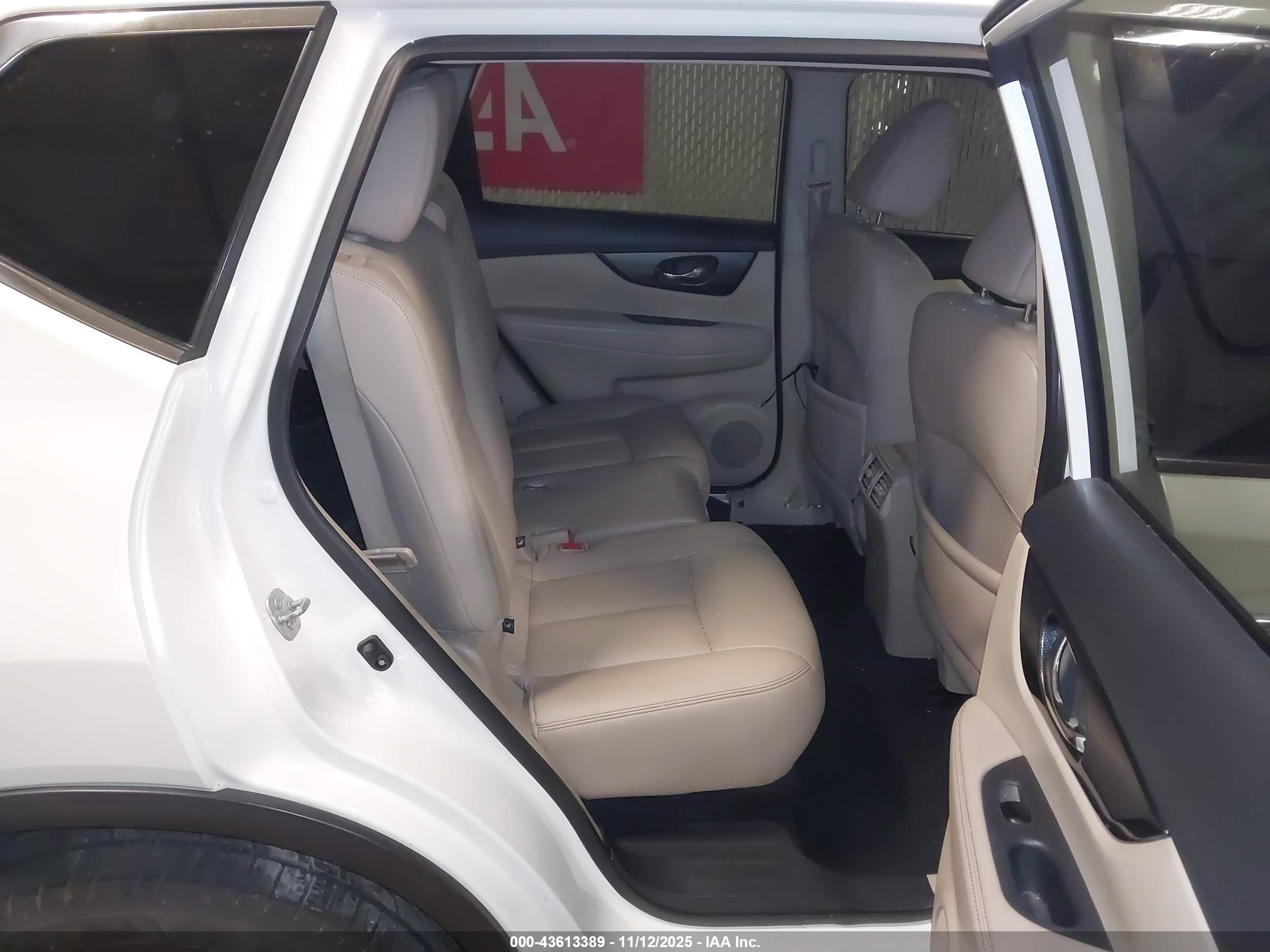 NISSAN ROGUE image 8