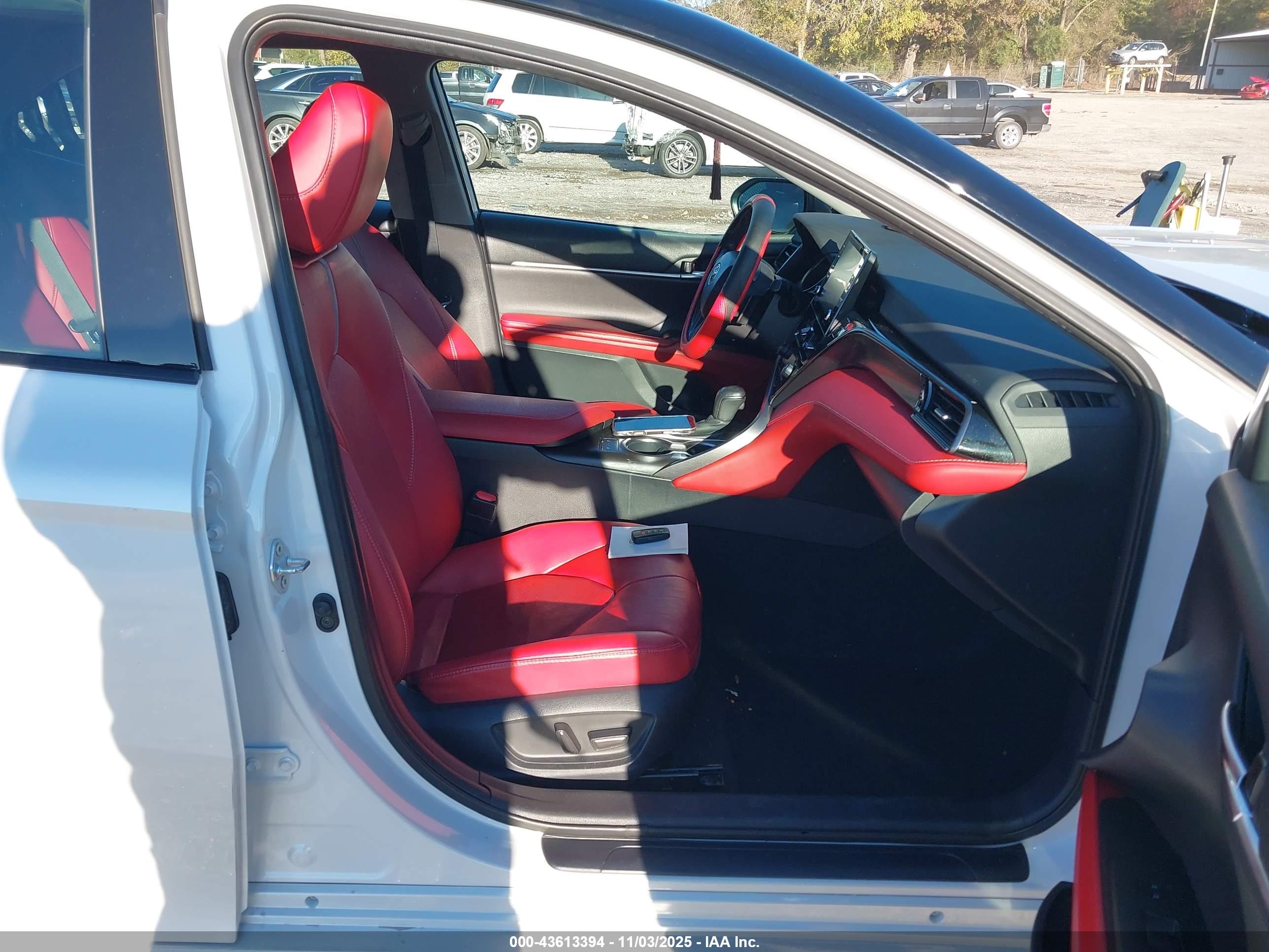 TOYOTA CAMRY image 5