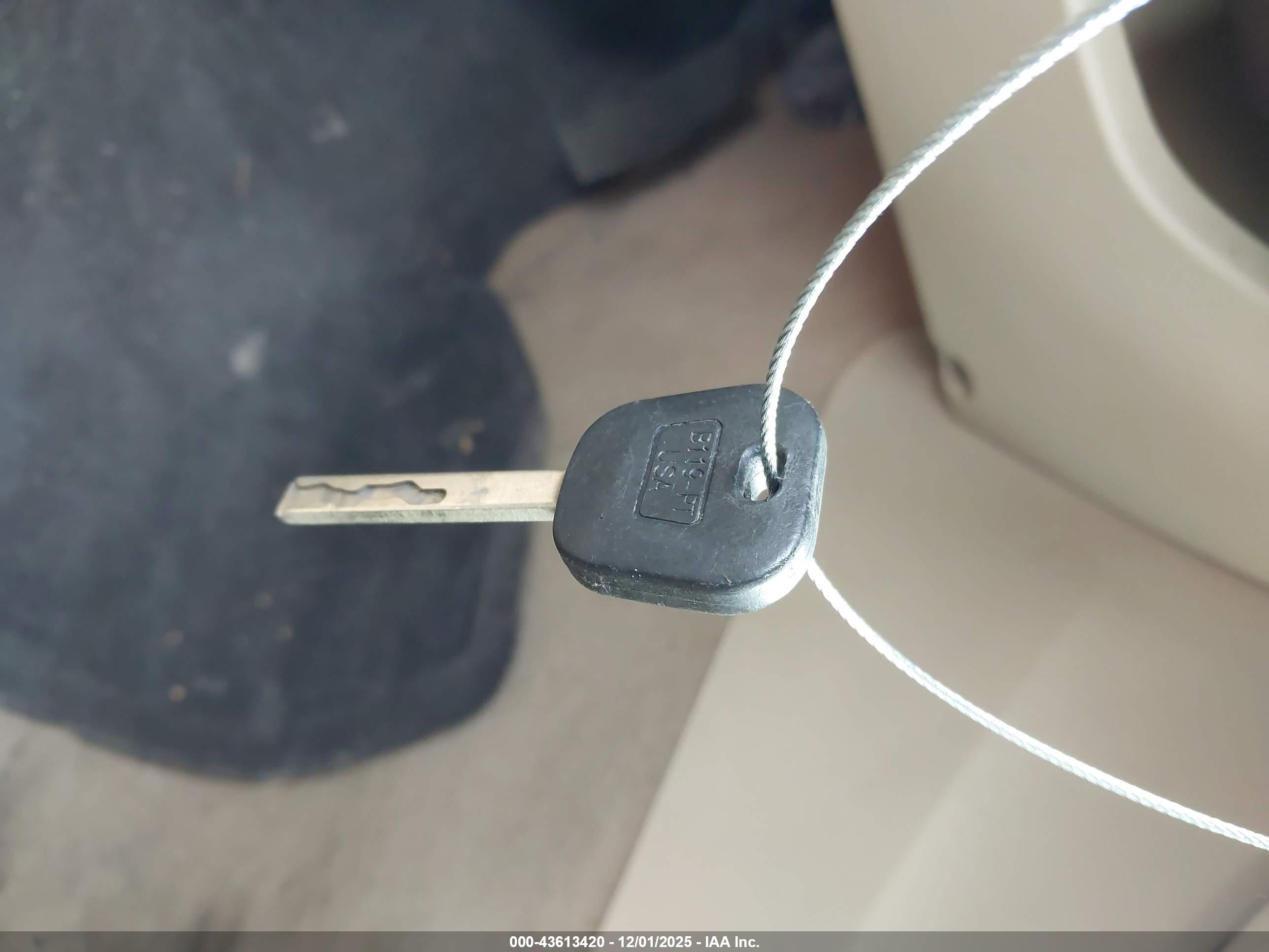BUICK LACROSSE image 11