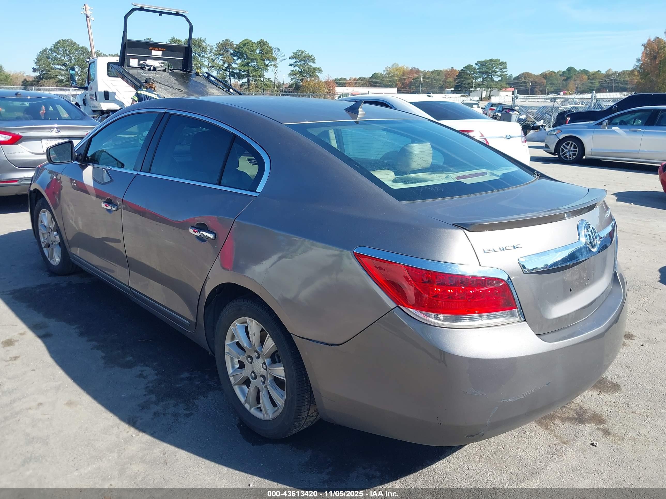 BUICK LACROSSE image 3