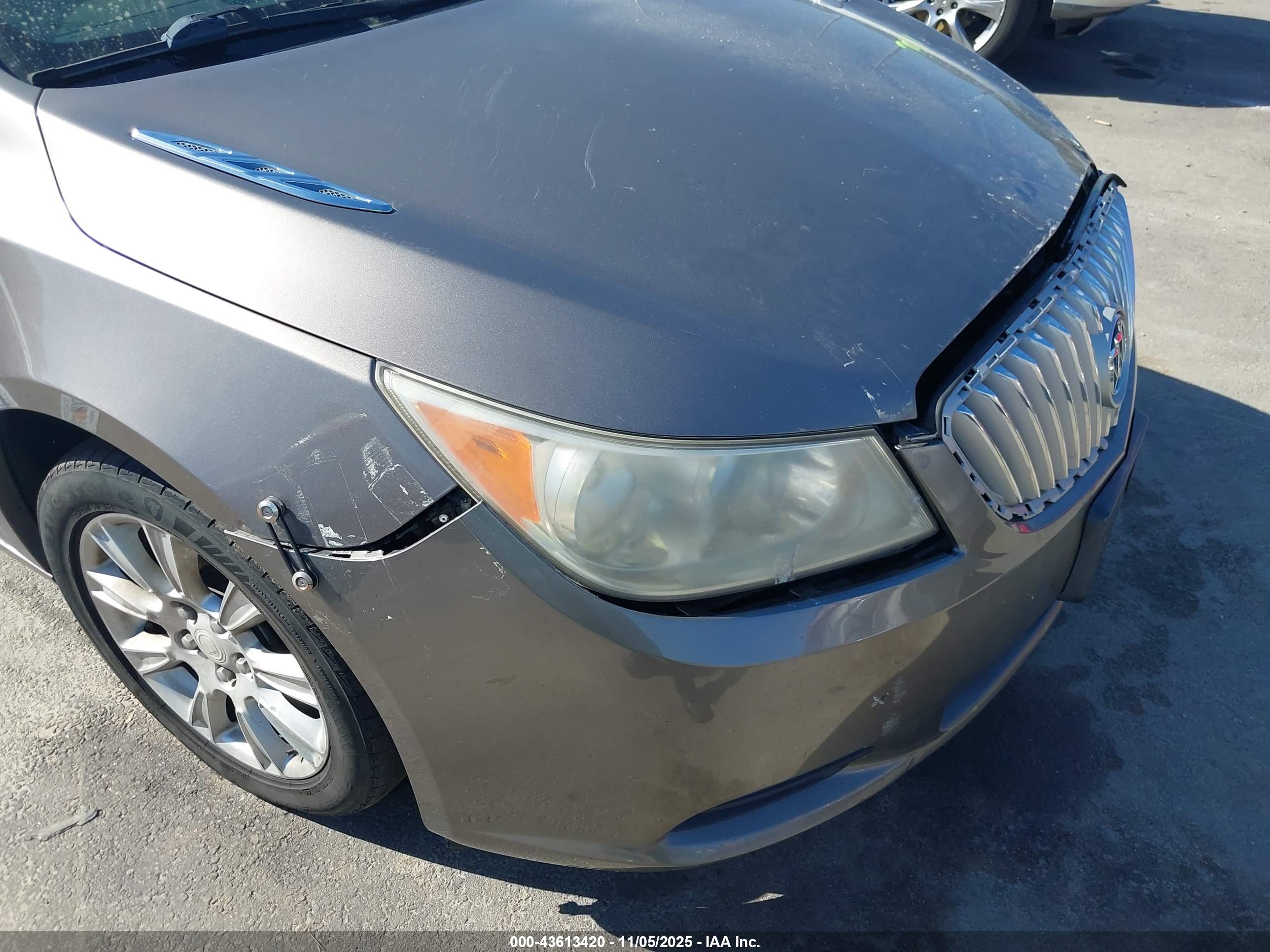 BUICK LACROSSE image 6