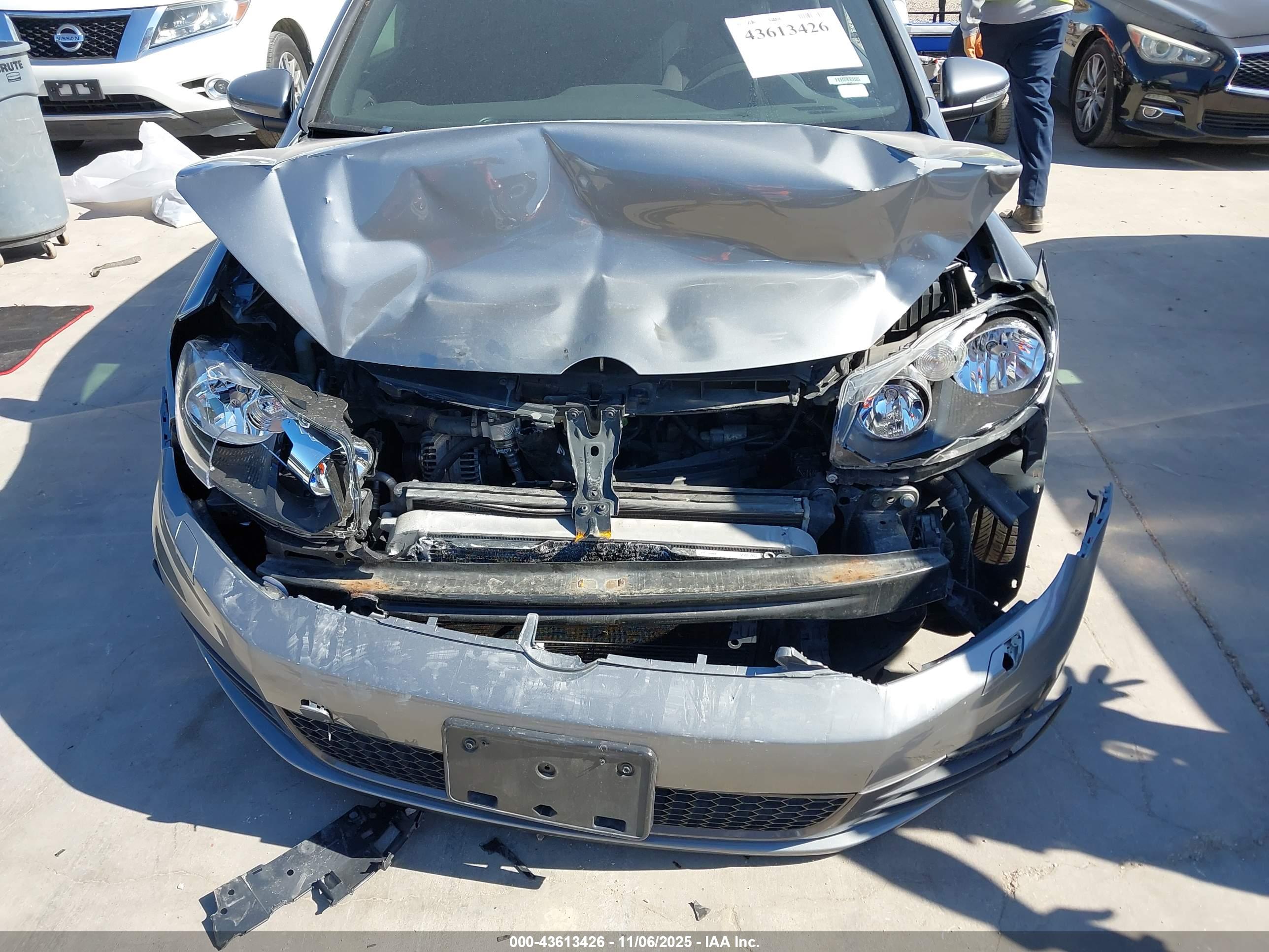 VOLKSWAGEN GTI image 6