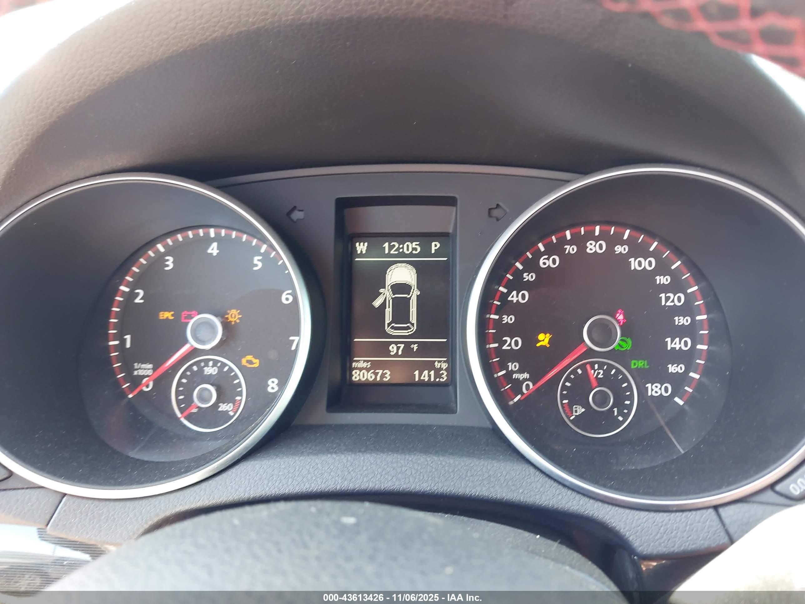 VOLKSWAGEN GTI image 7