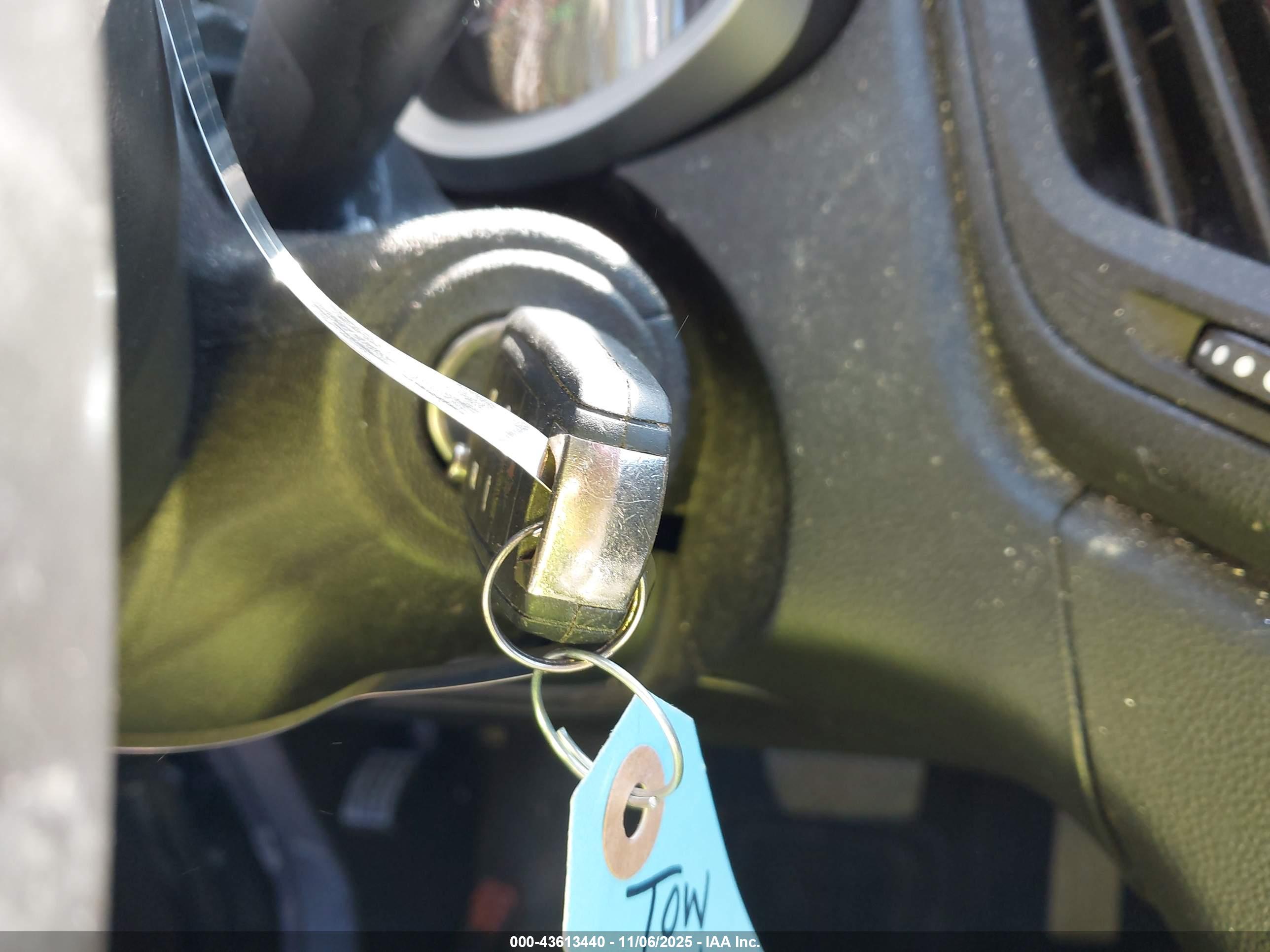 CHEVROLET EQUINOX image 11
