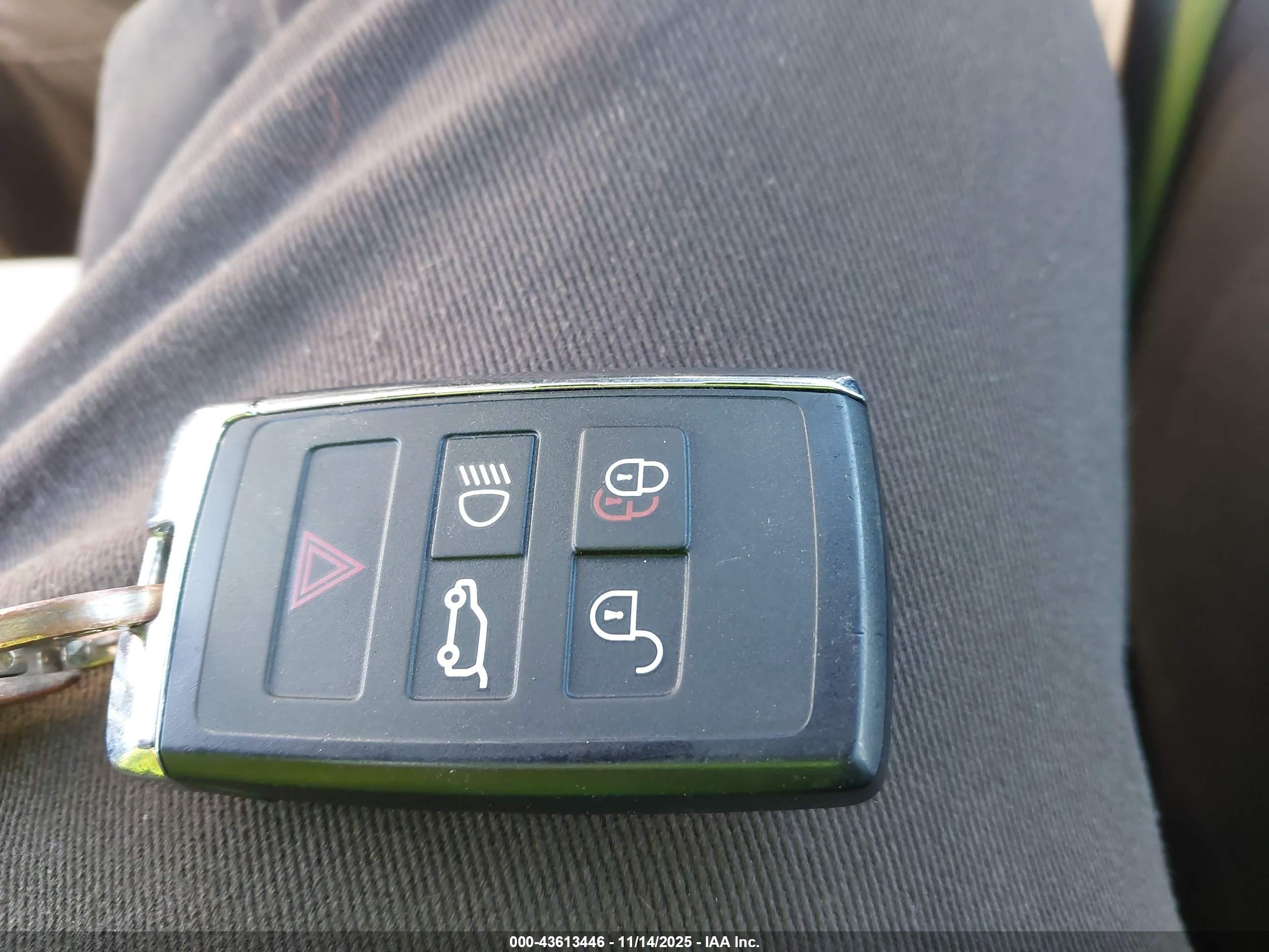 LAND ROVER image 11