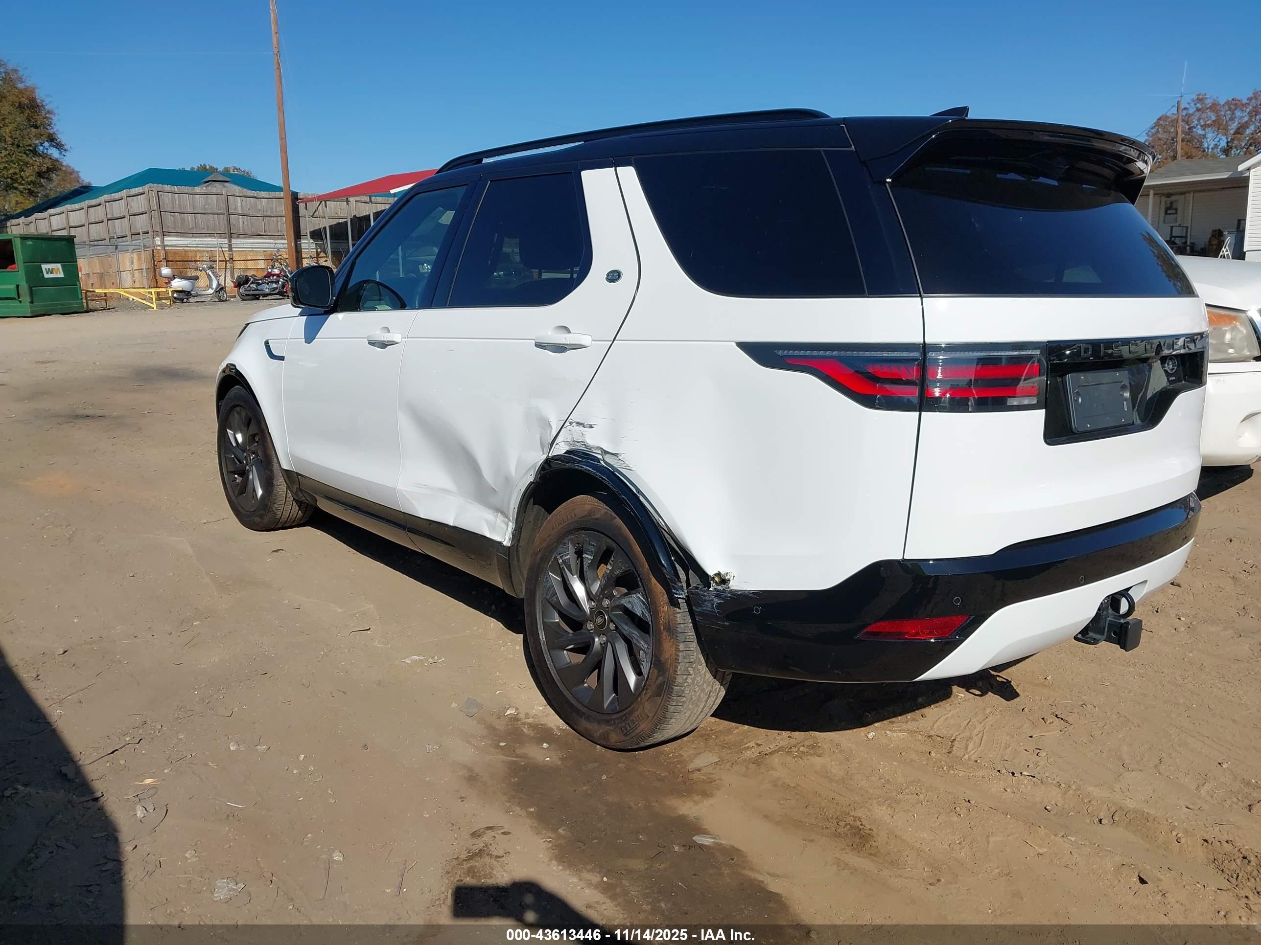 LAND ROVER image 3
