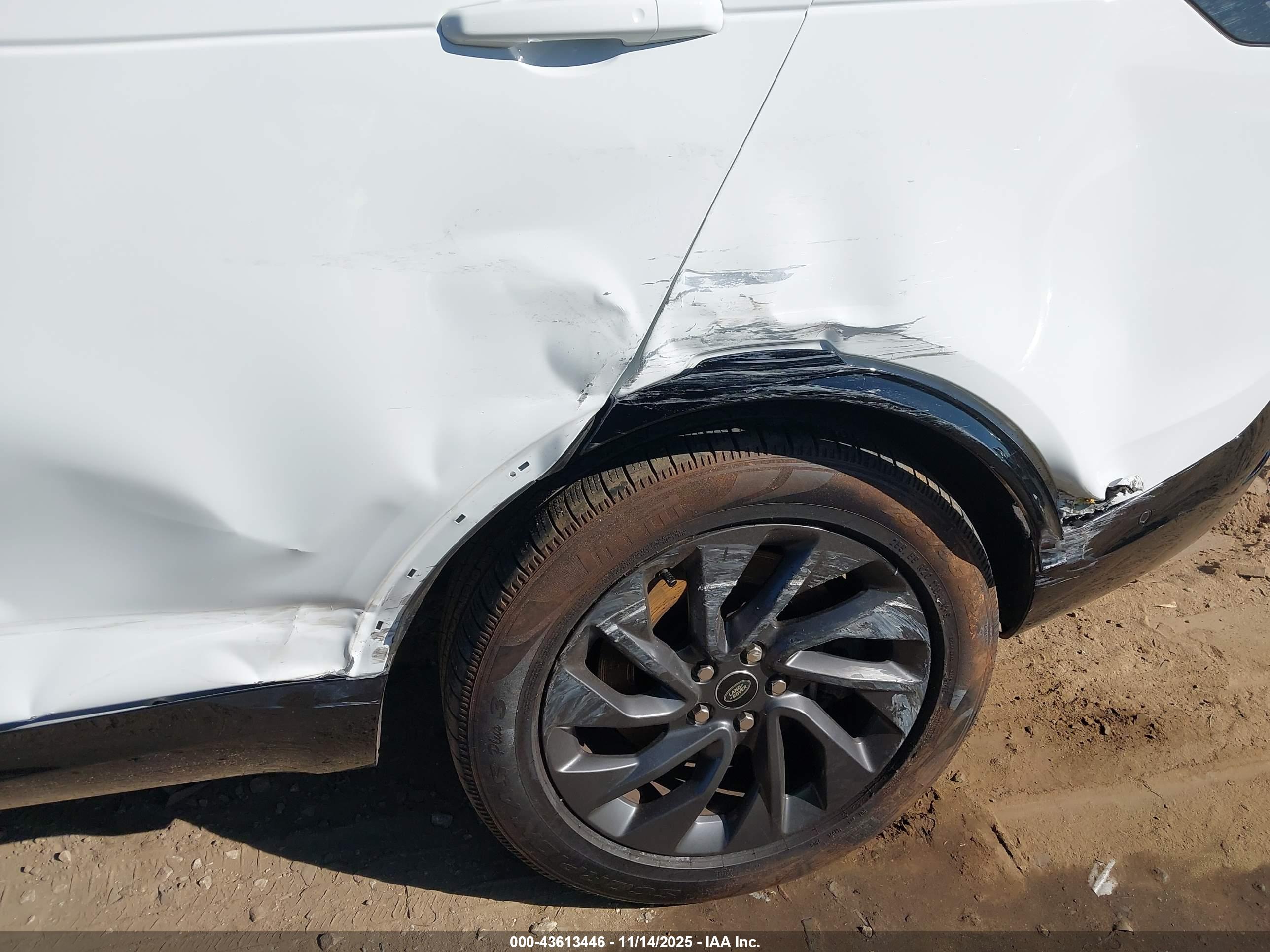 LAND ROVER image 6