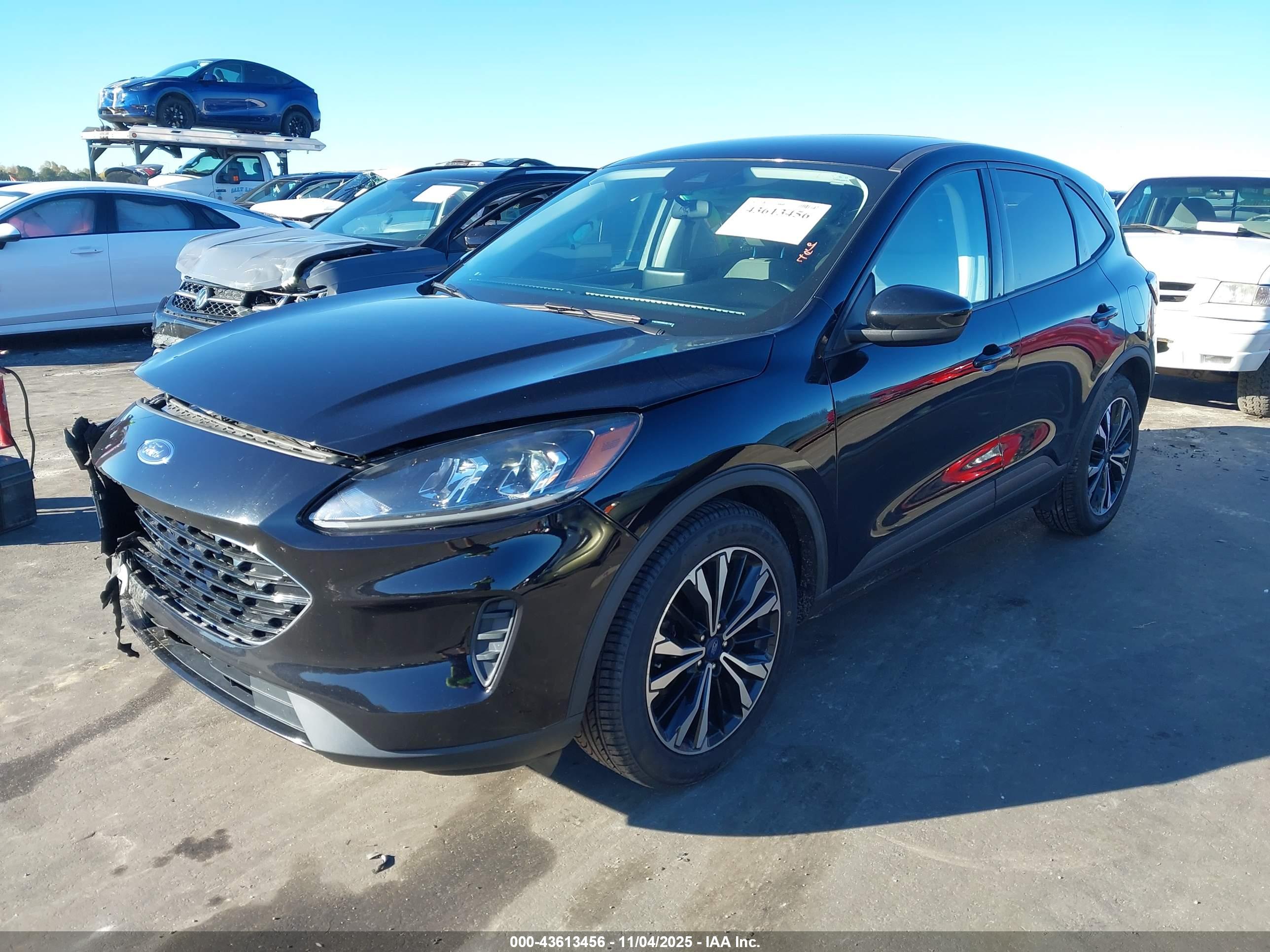 FORD ESCAPE image 2