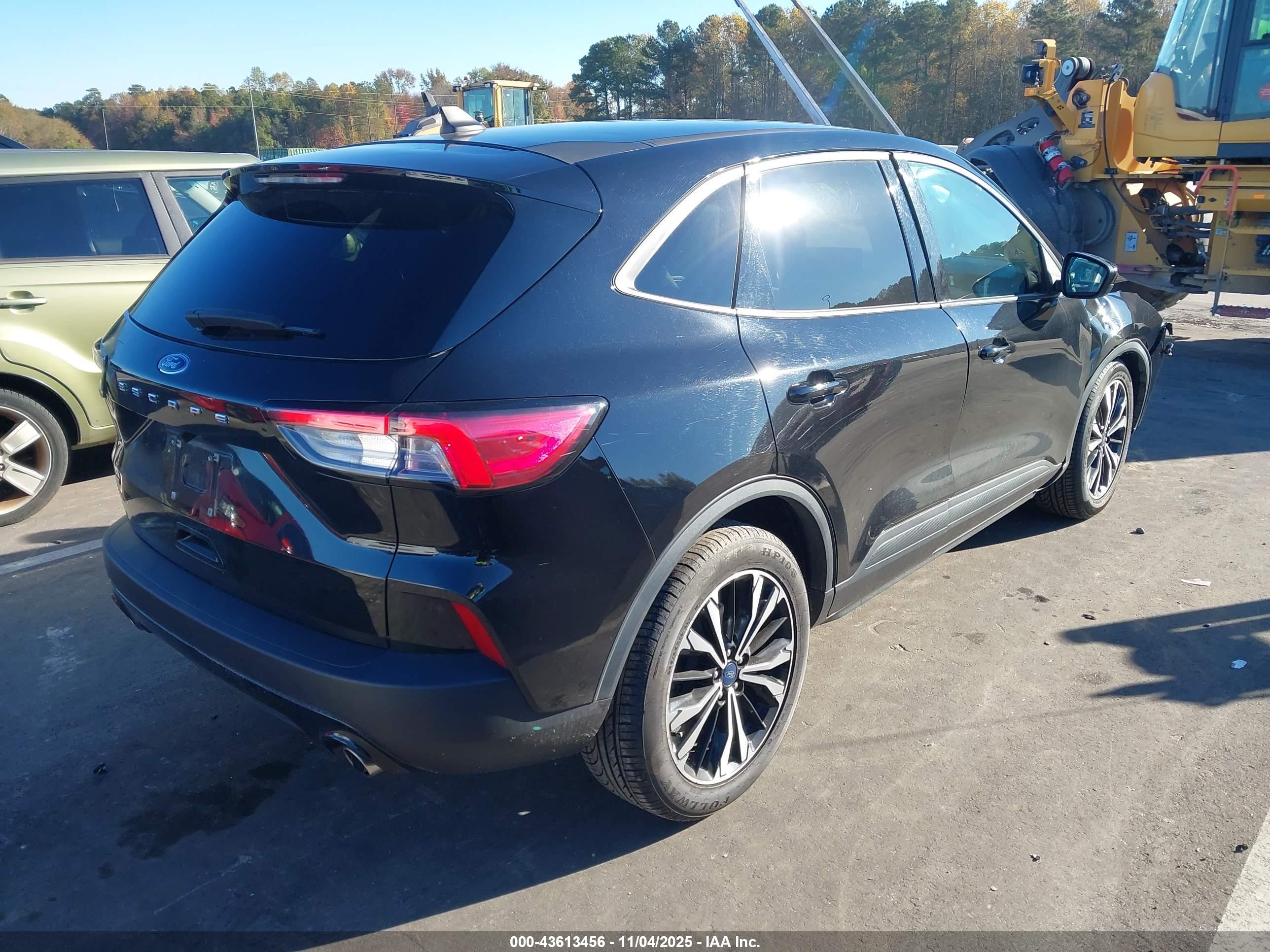 FORD ESCAPE image 4