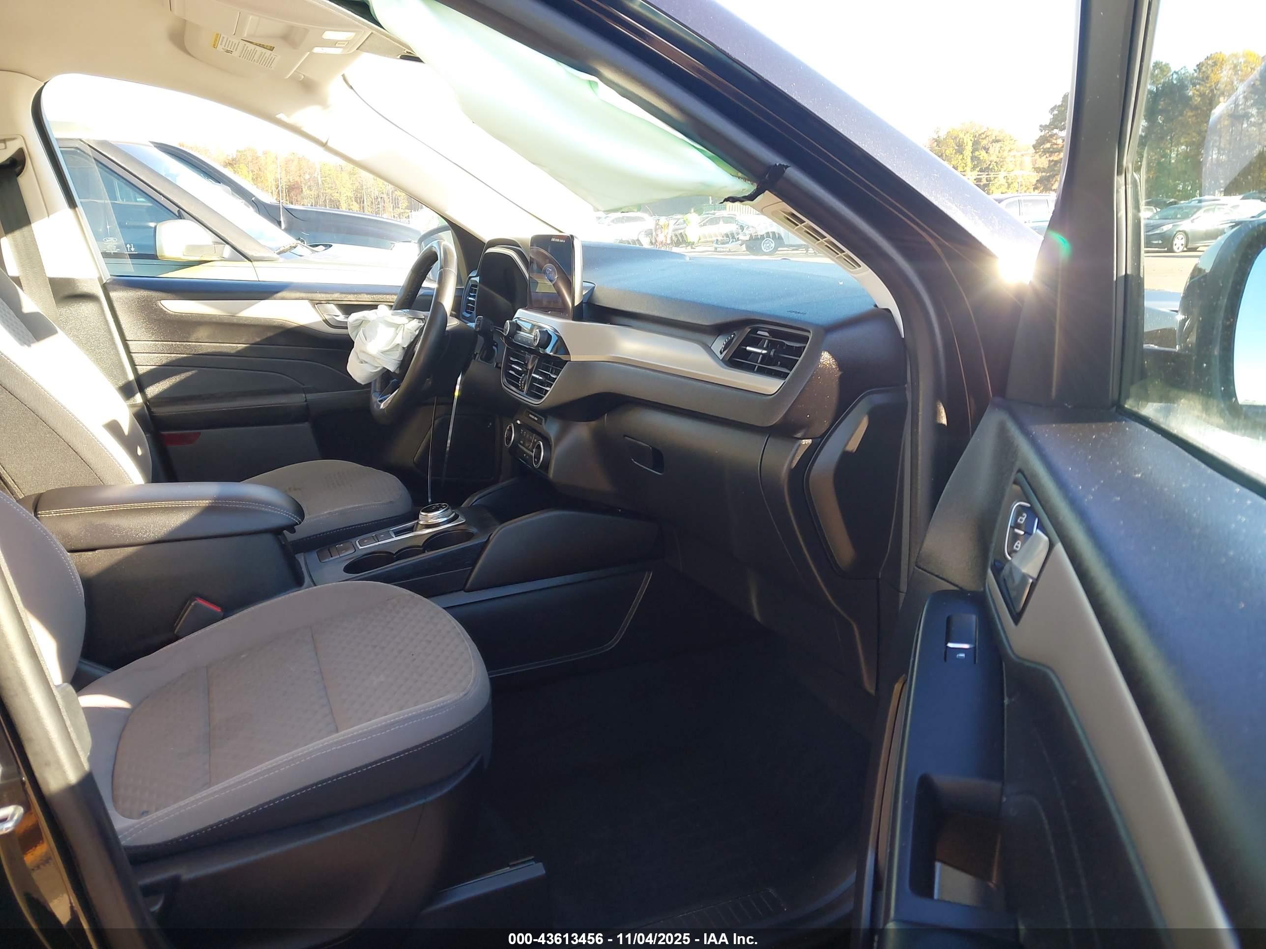 FORD ESCAPE image 5