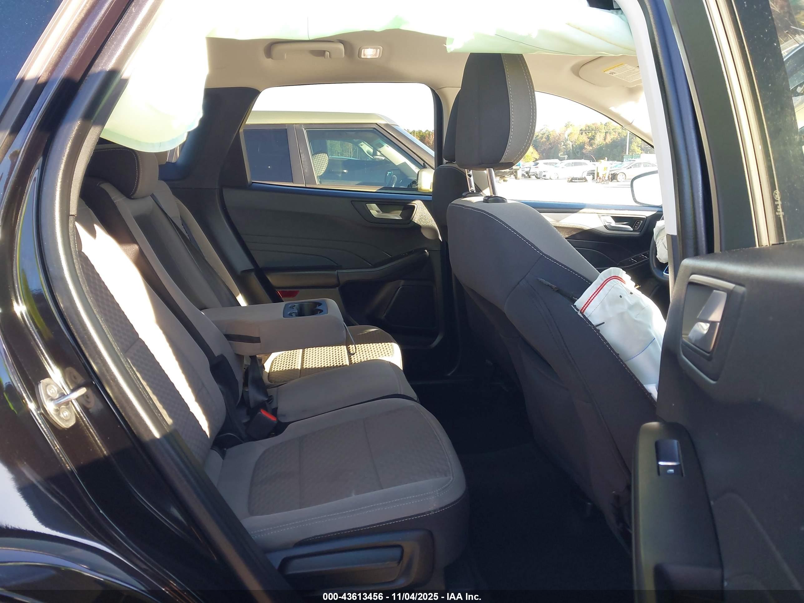 FORD ESCAPE image 8