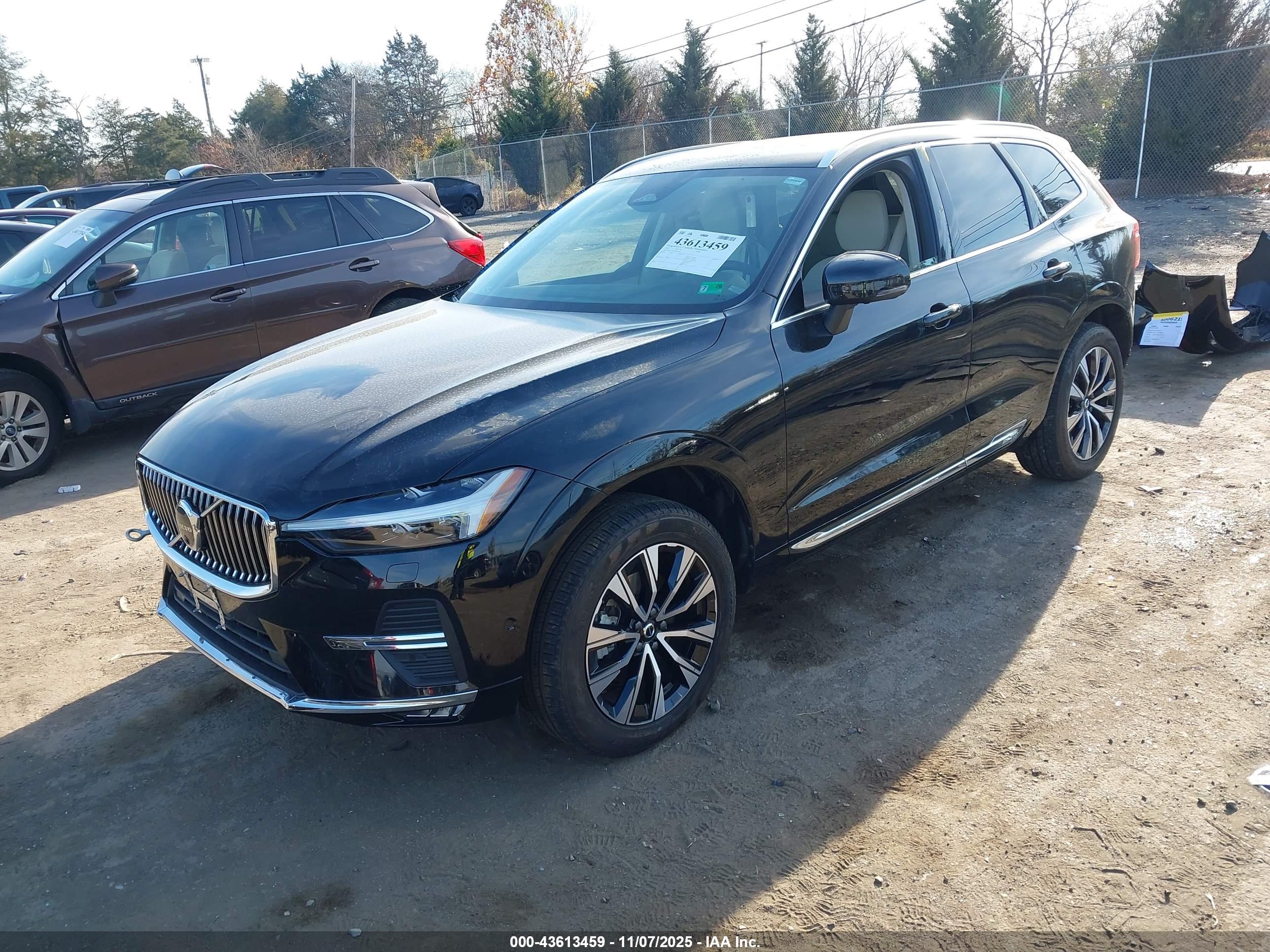 VOLVO XC60 image 2