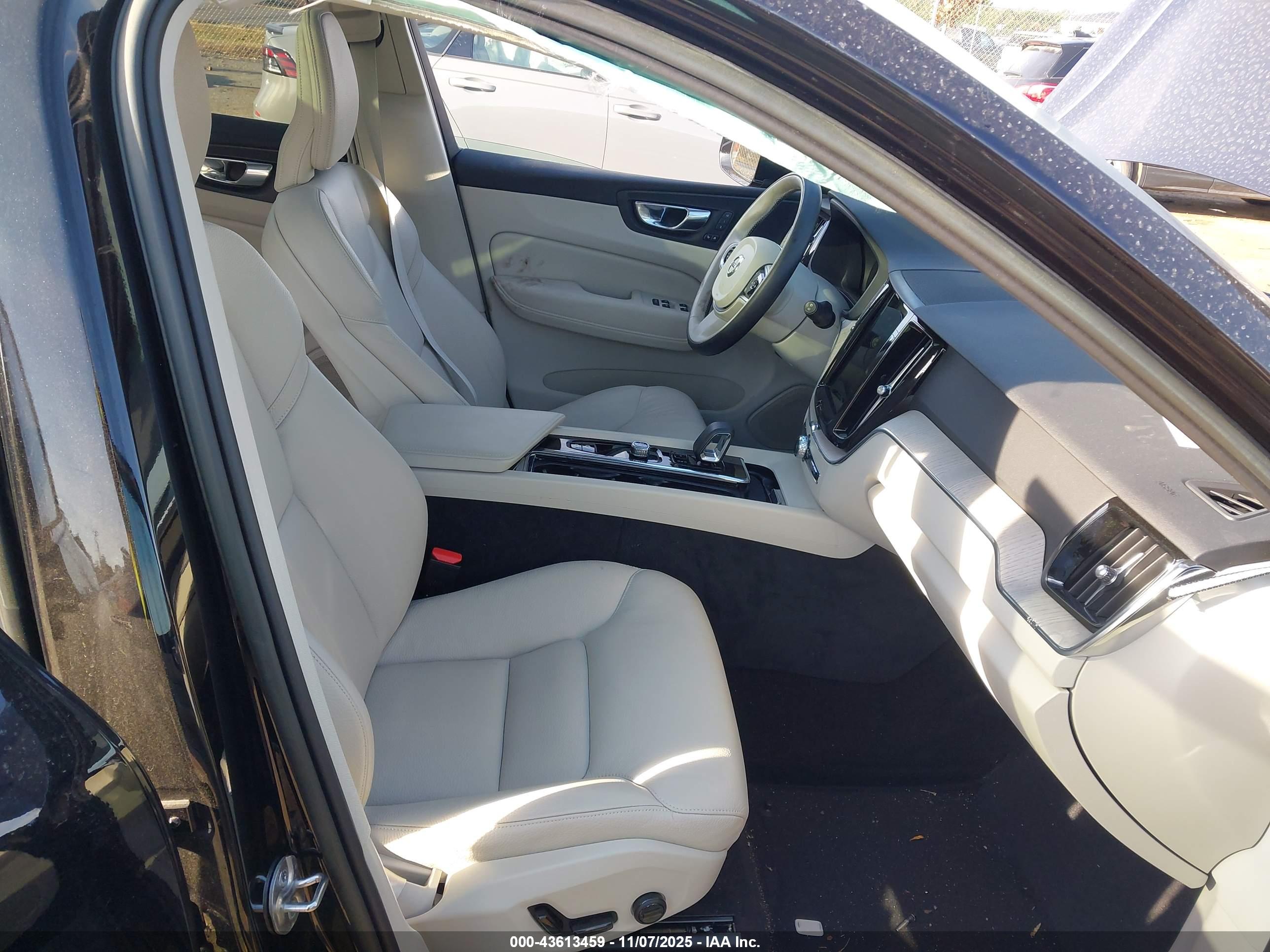 VOLVO XC60 image 5