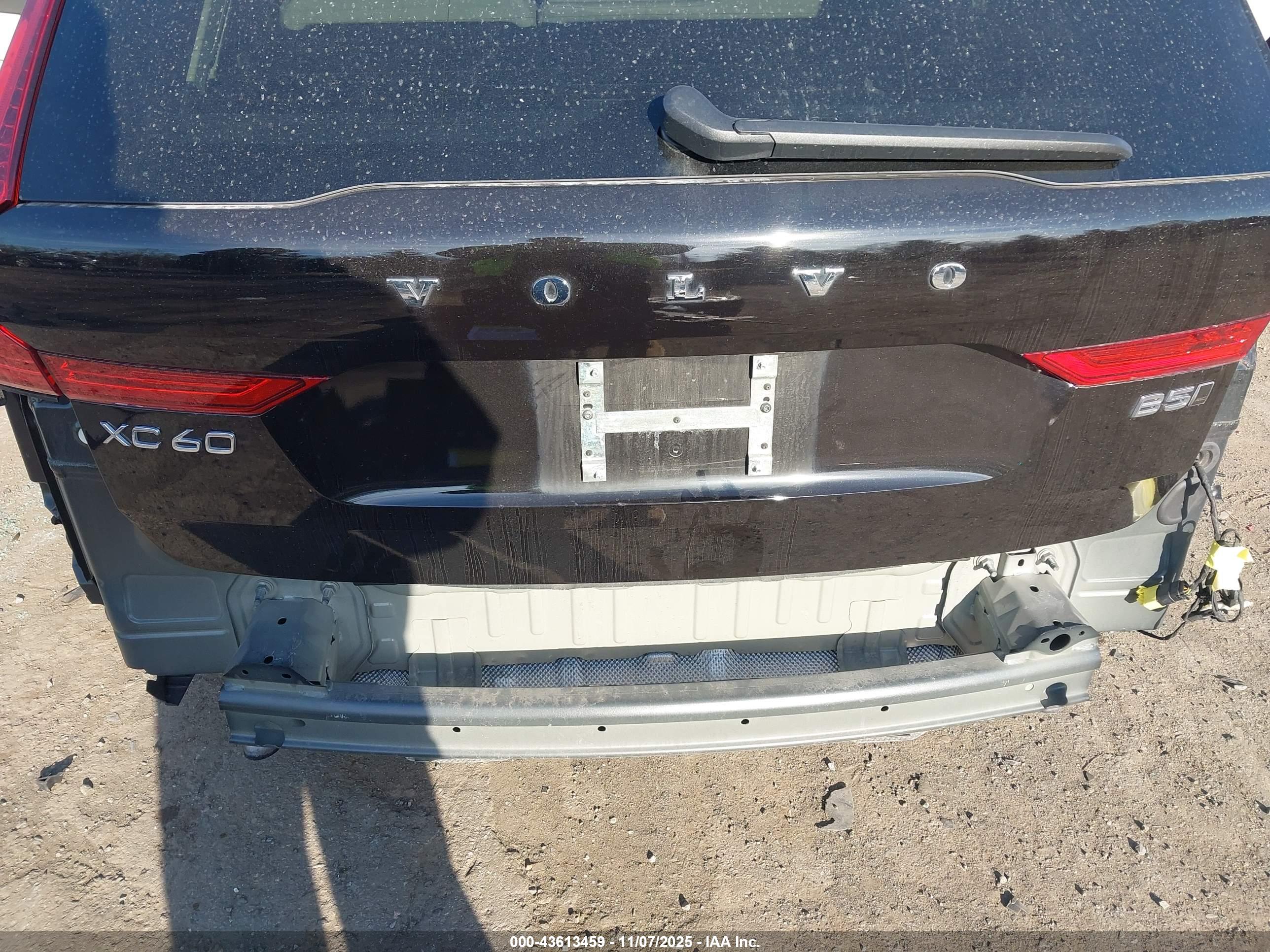 VOLVO XC60 image 6