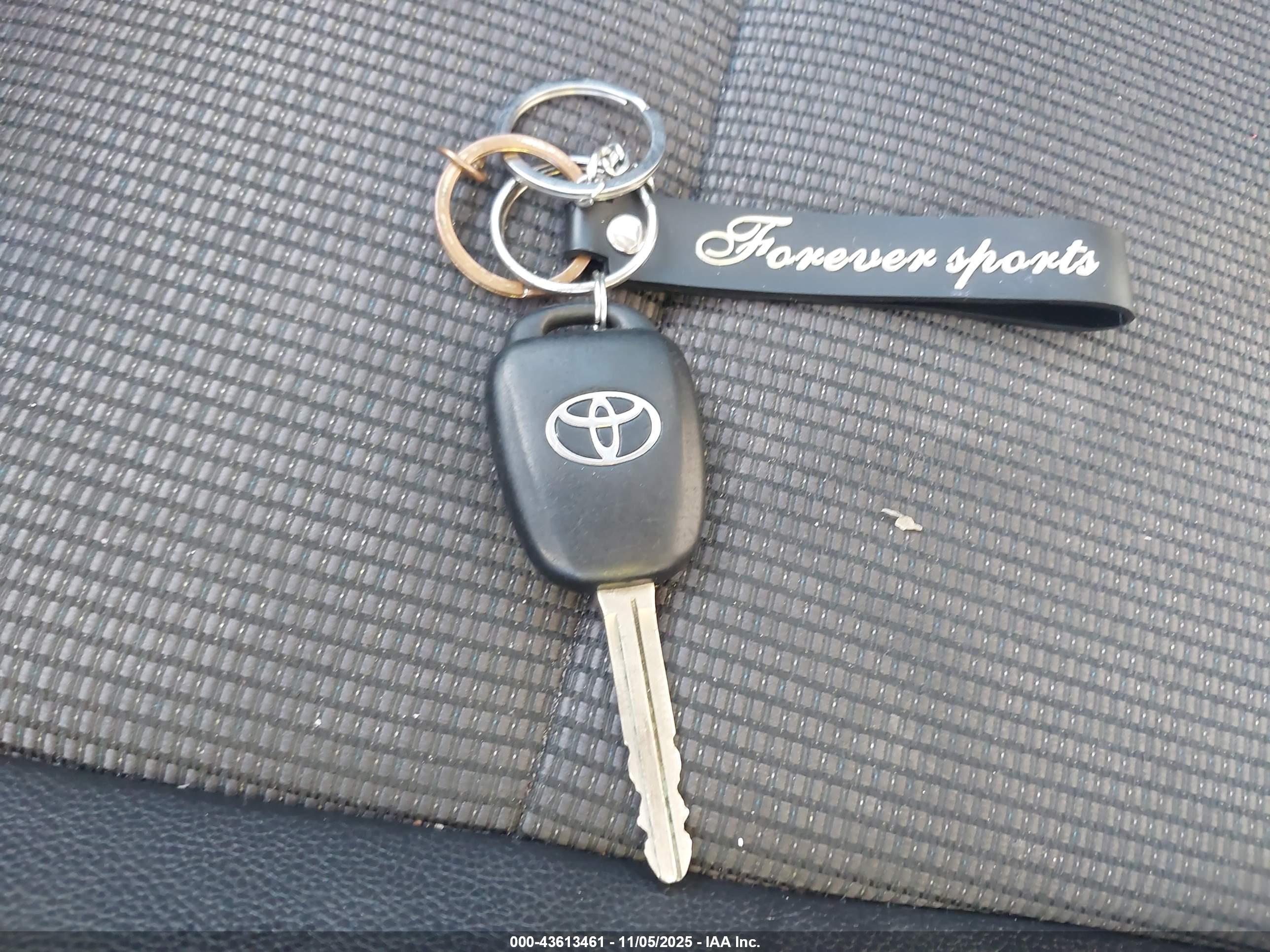TOYOTA COROLLA image 11