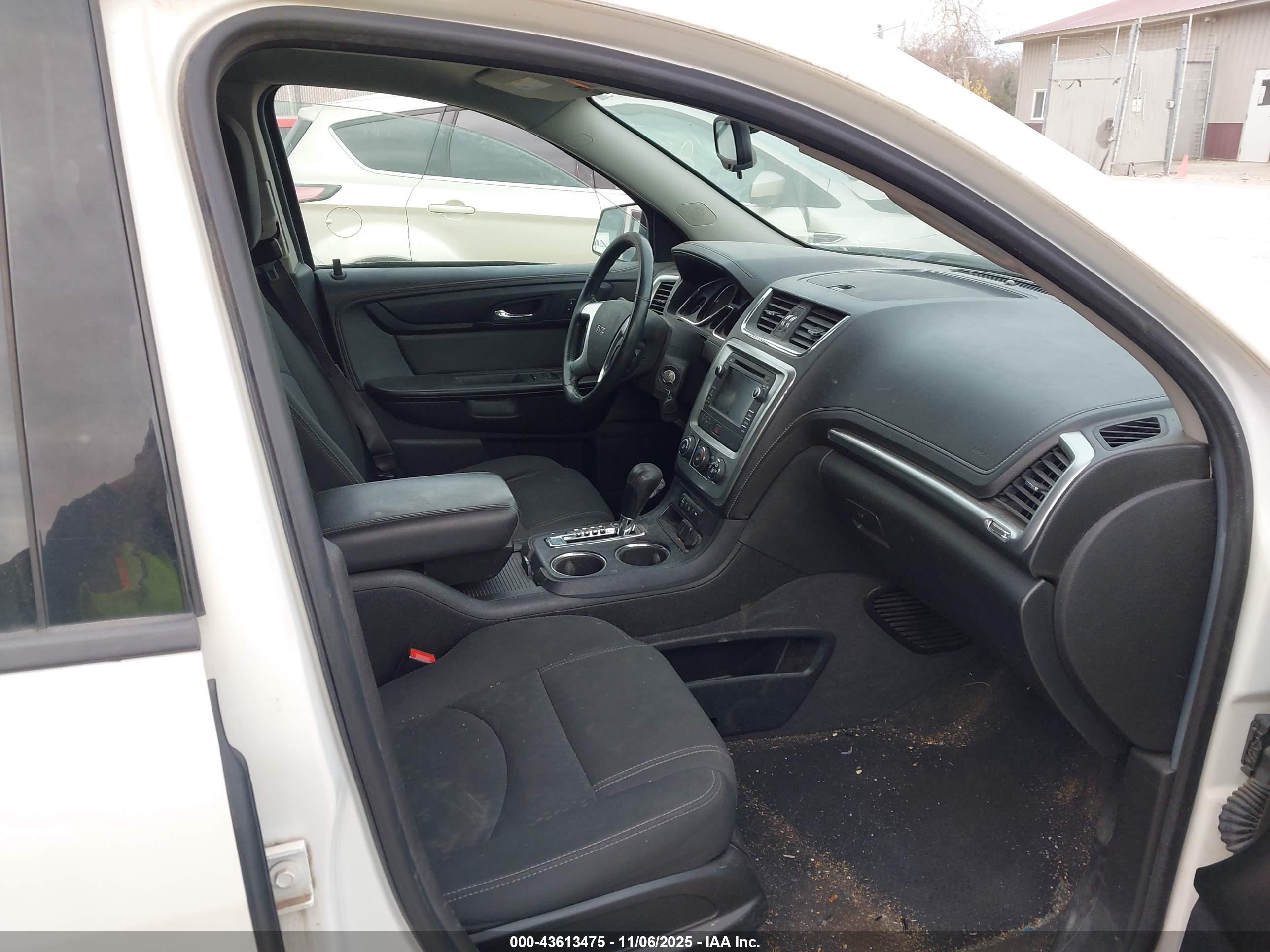 GMC ACADIA image 5