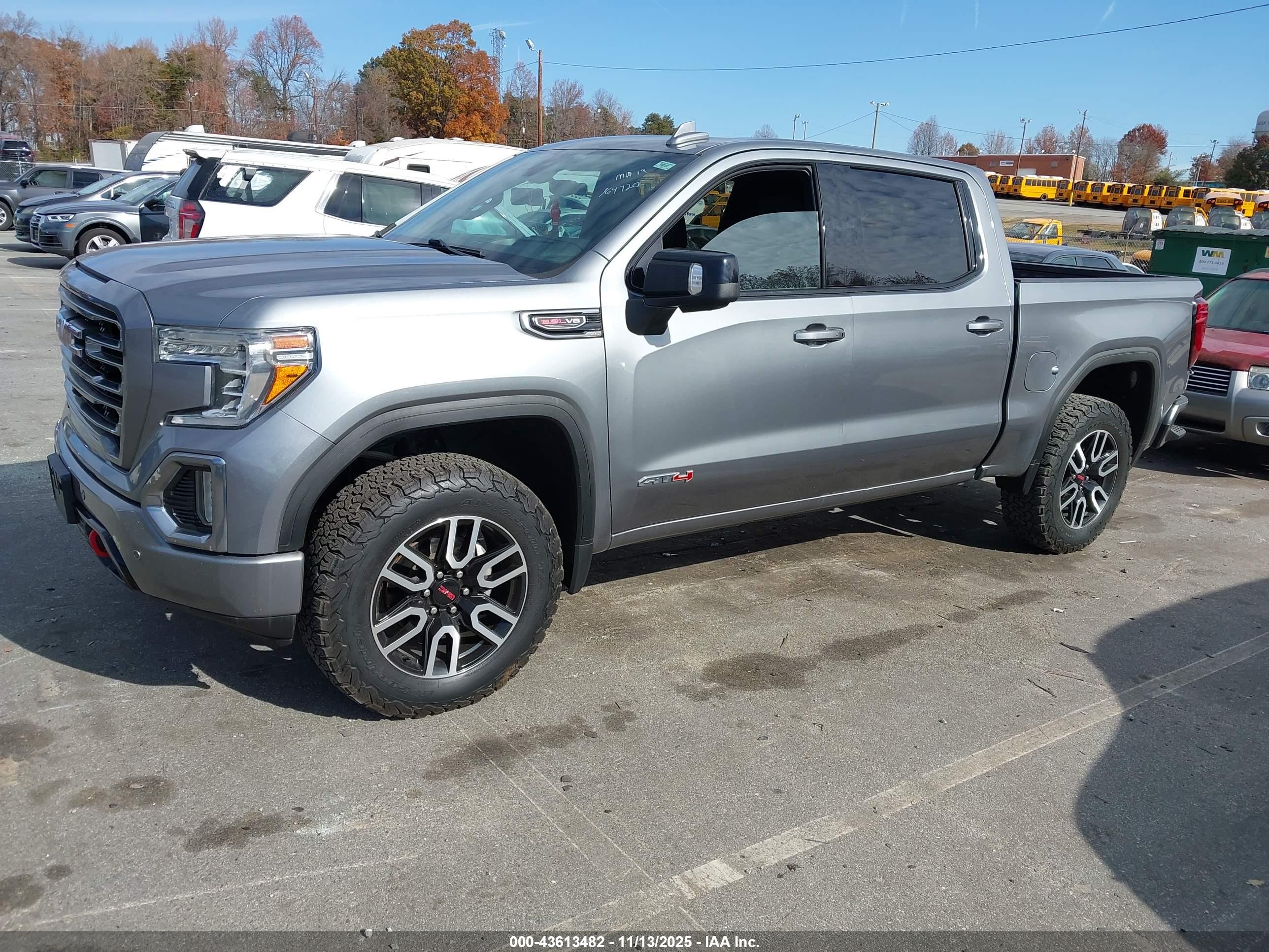 GMC SIERRA image 2