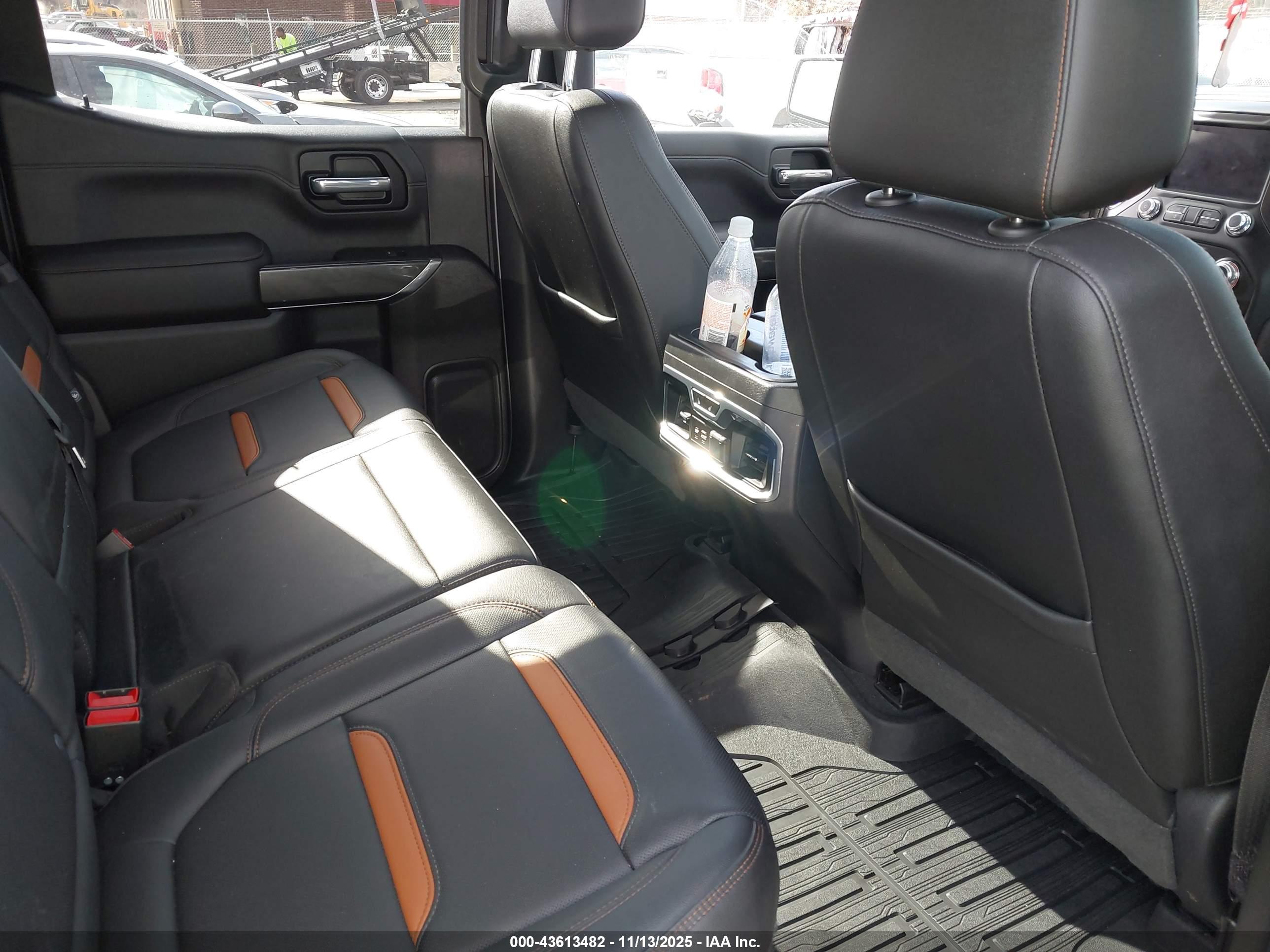 GMC SIERRA image 8