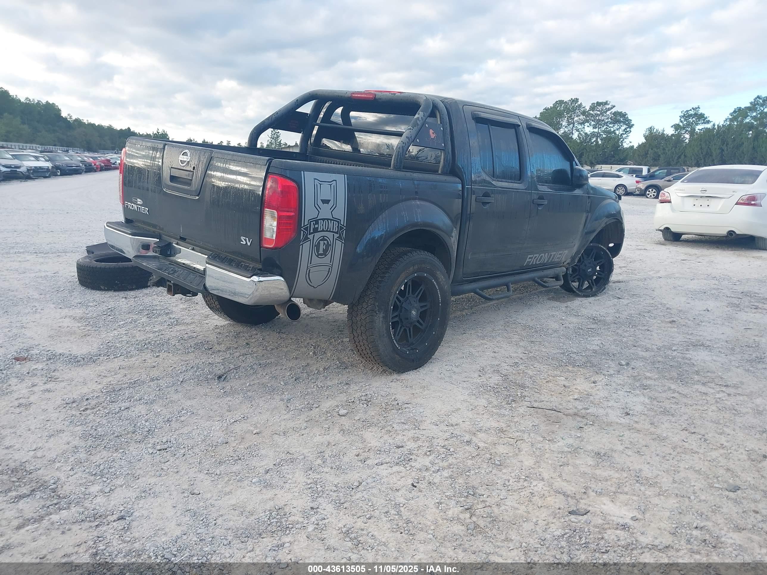 NISSAN FRONTIER image 4