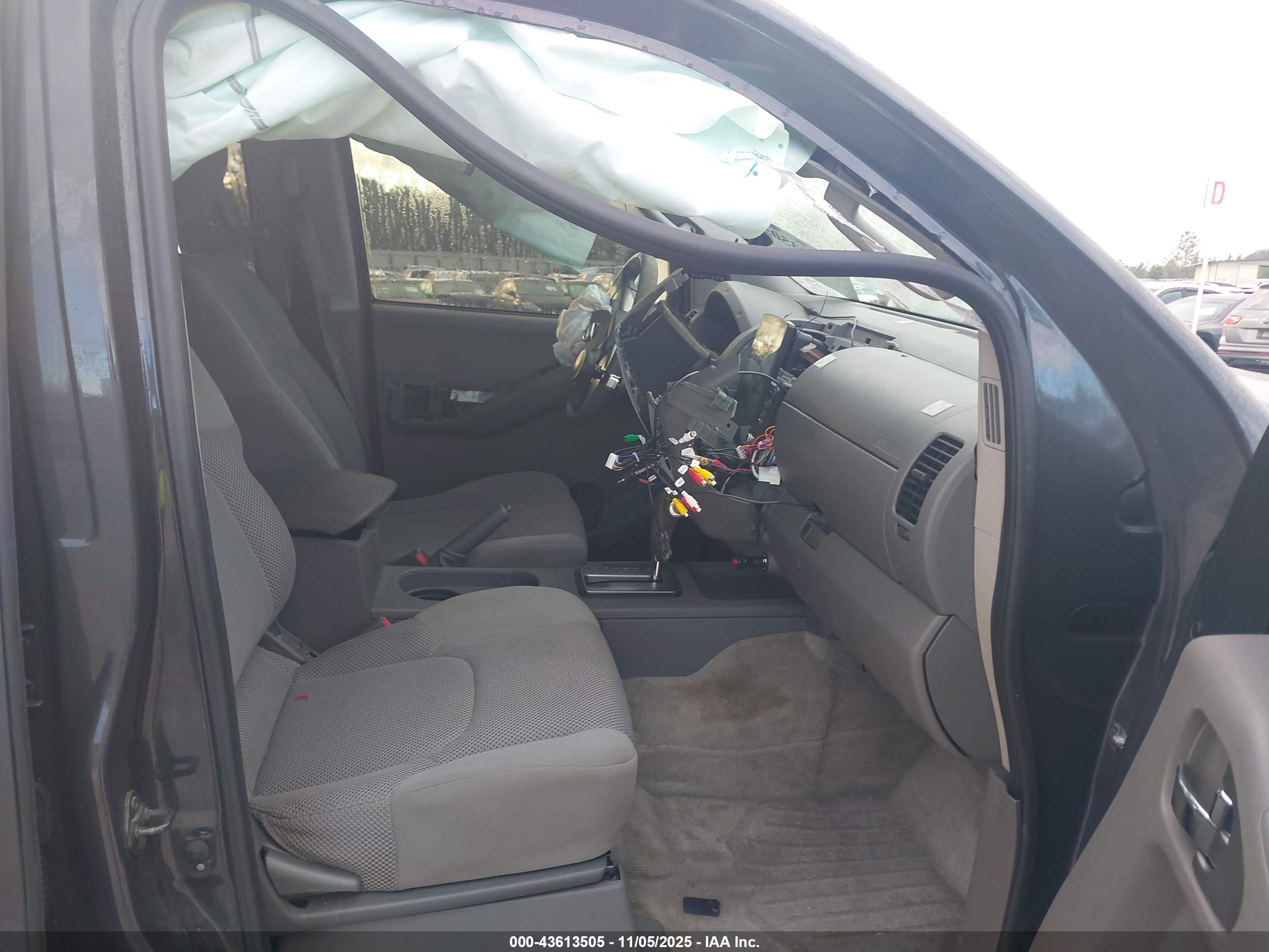 NISSAN FRONTIER image 5