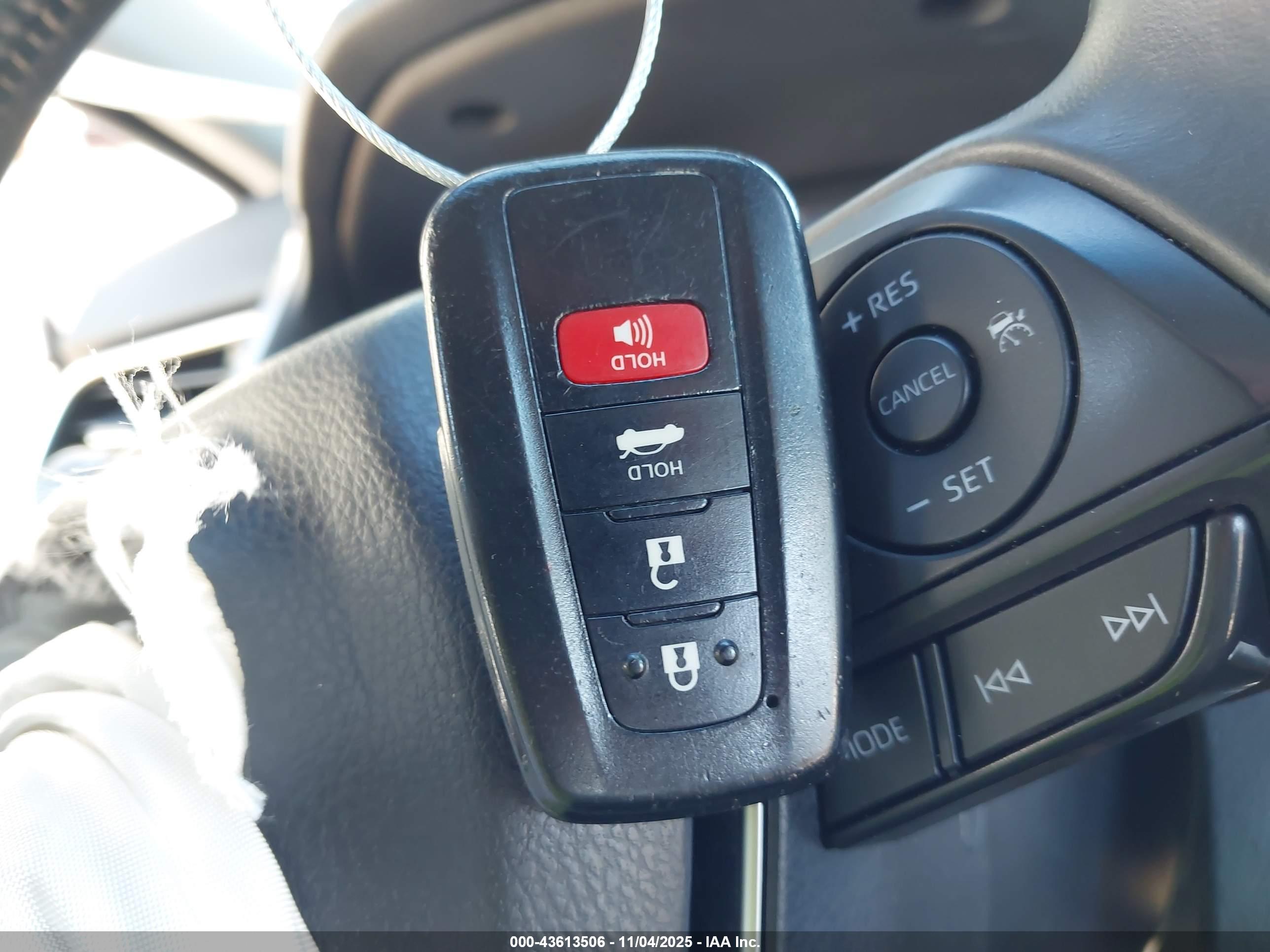 TOYOTA CAMRY image 11
