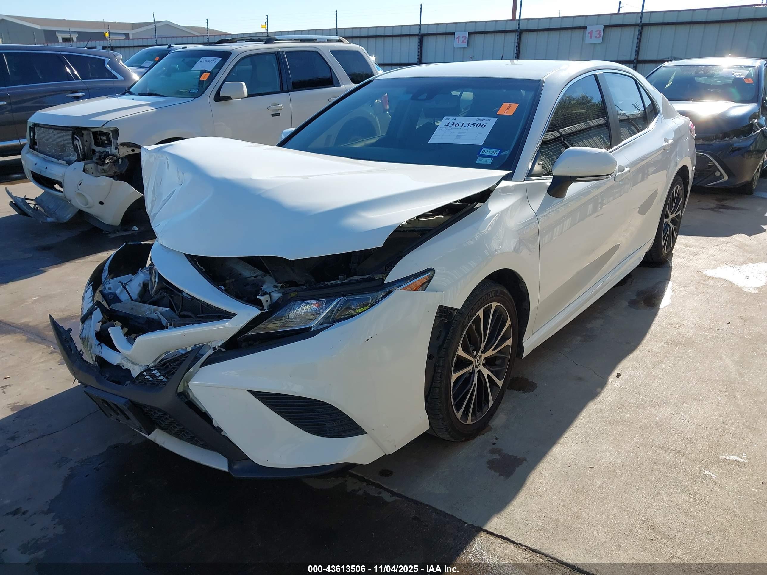 TOYOTA CAMRY image 2