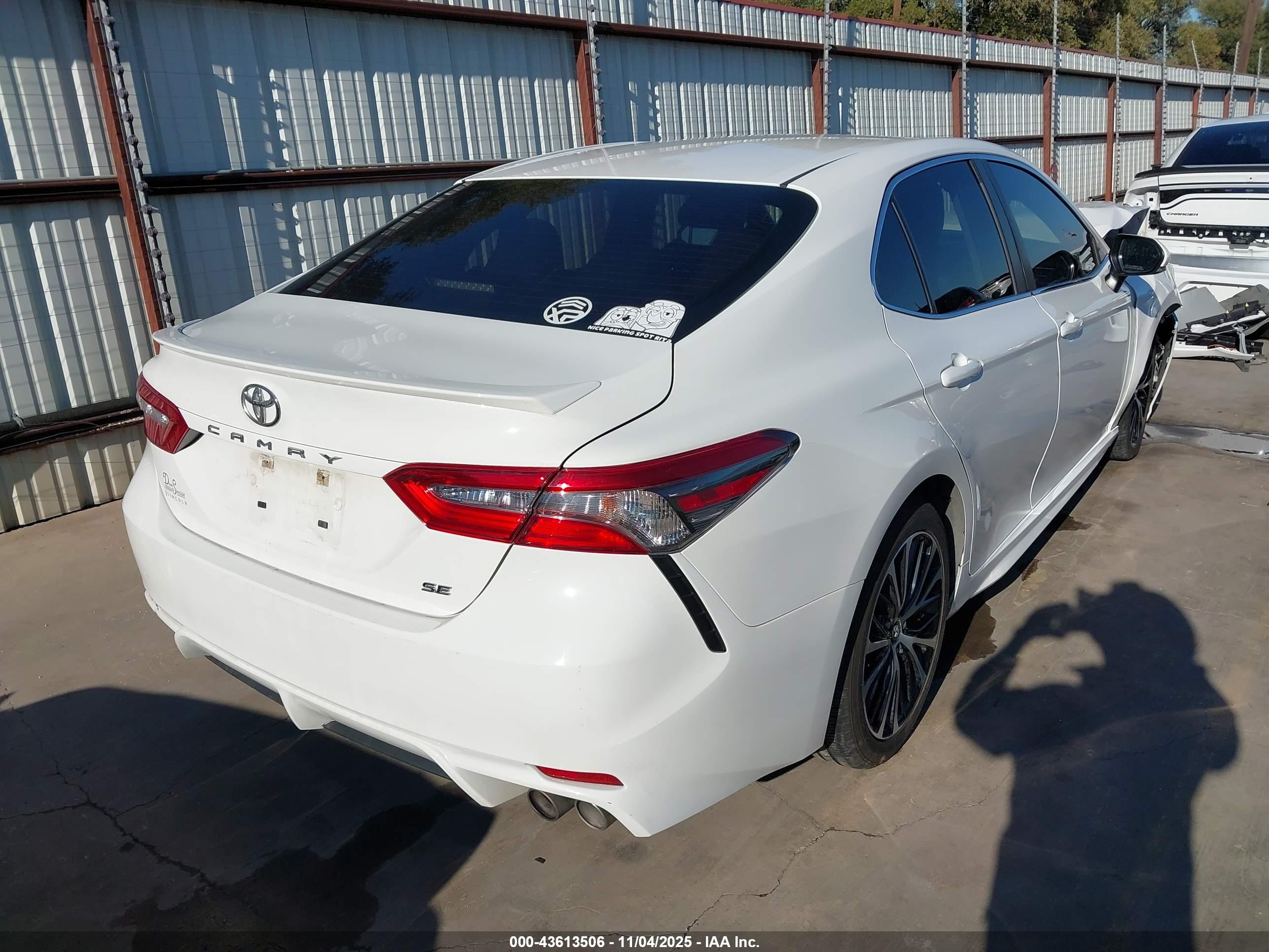 TOYOTA CAMRY image 4
