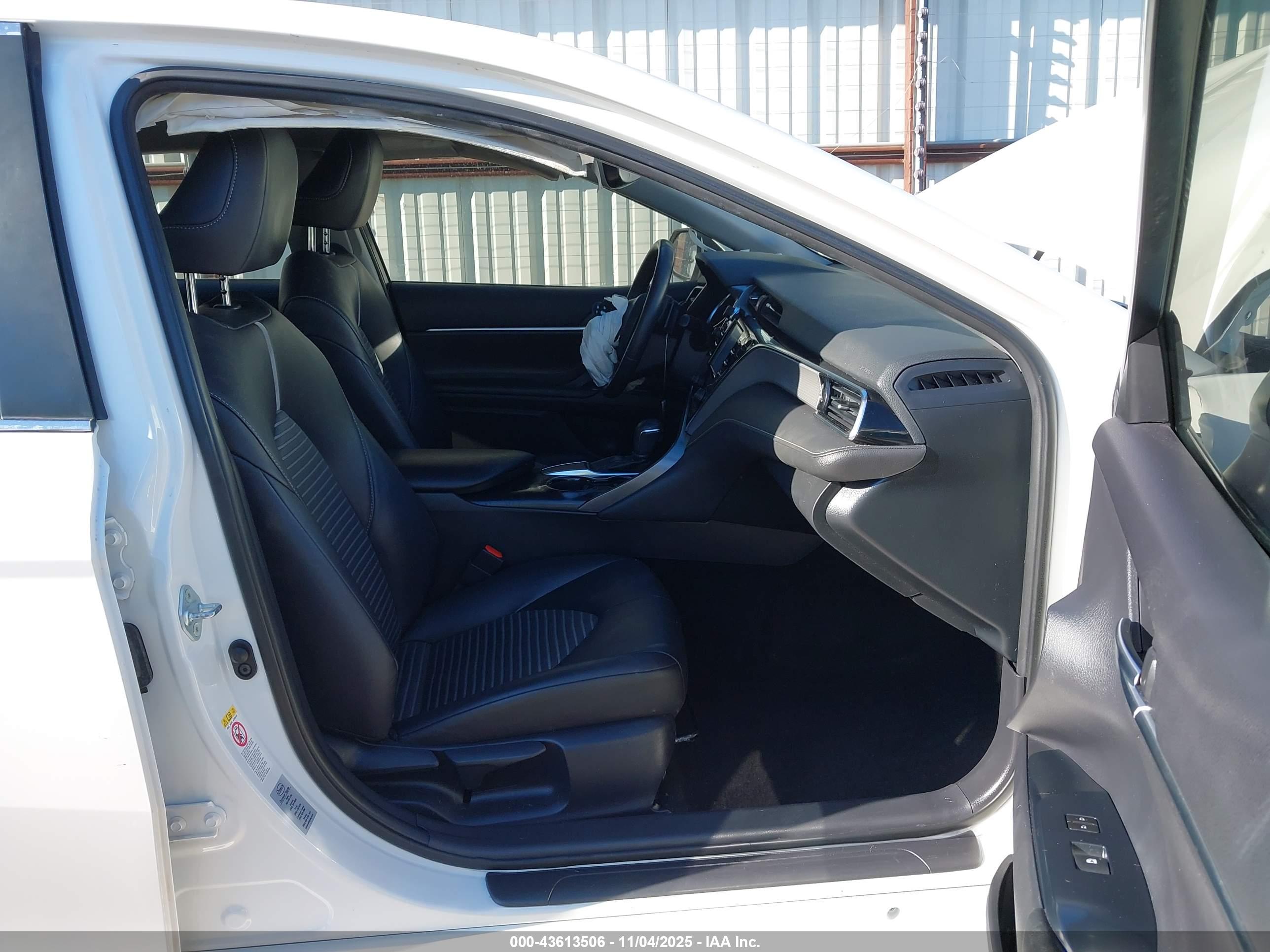 TOYOTA CAMRY image 5