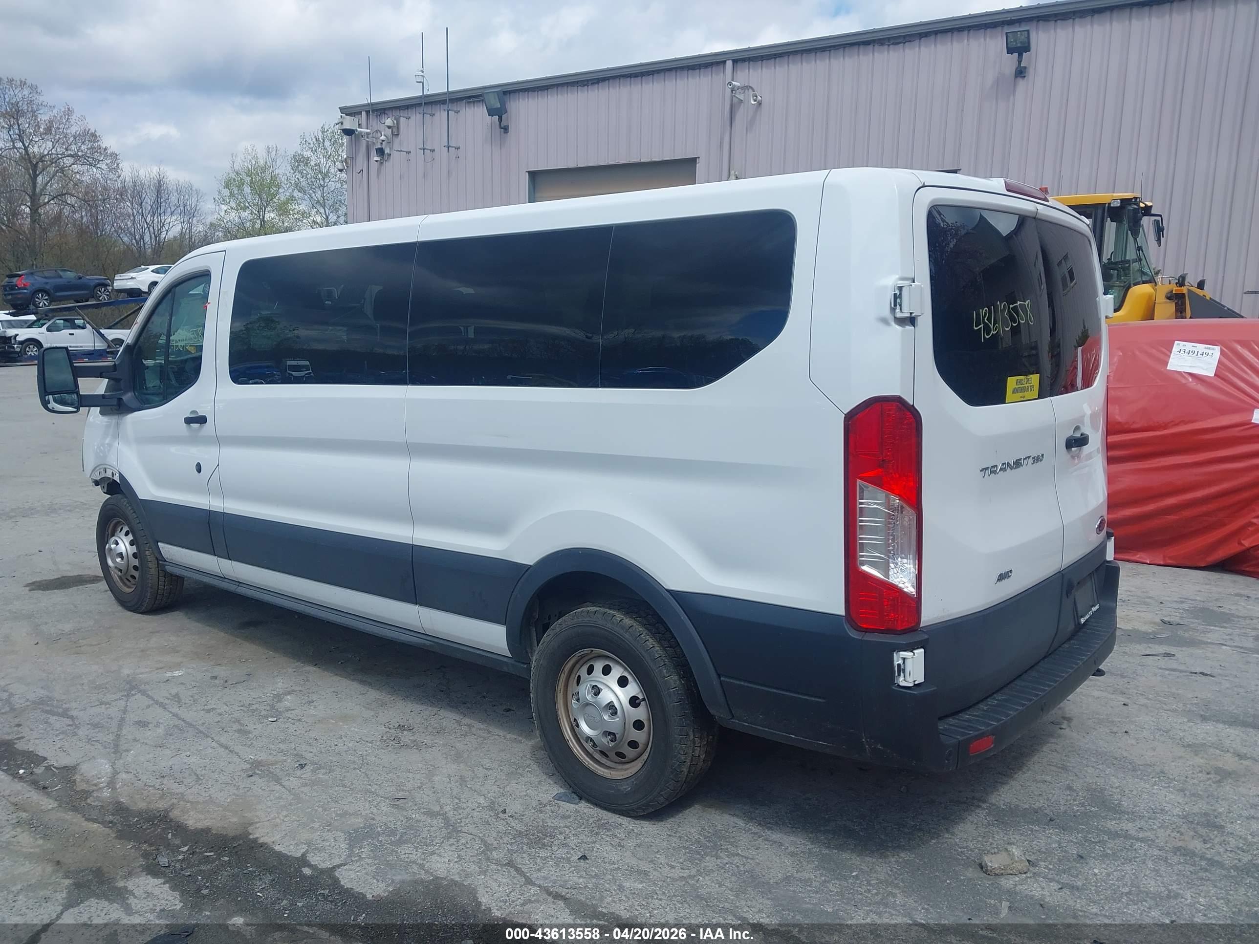 FORD TRANSIT-350 image 3