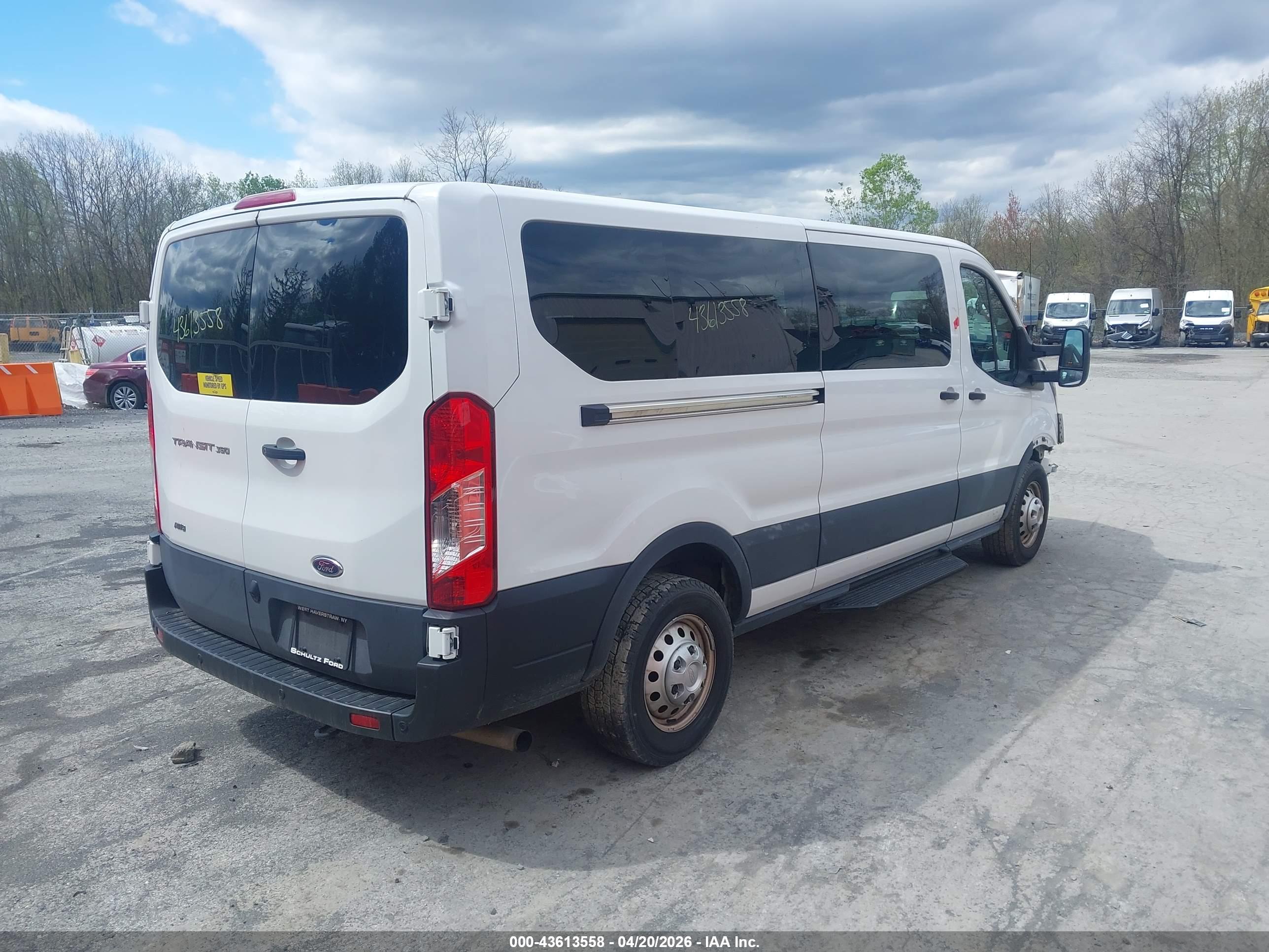 FORD TRANSIT-350 image 4